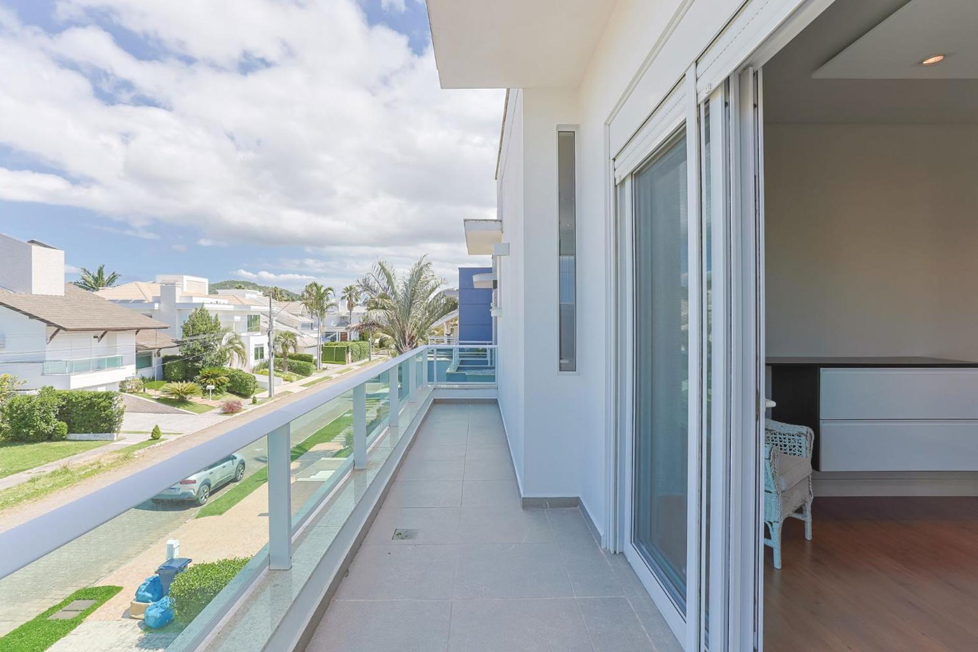 Casa c/ piscina em Jurerê Internacional AT9124