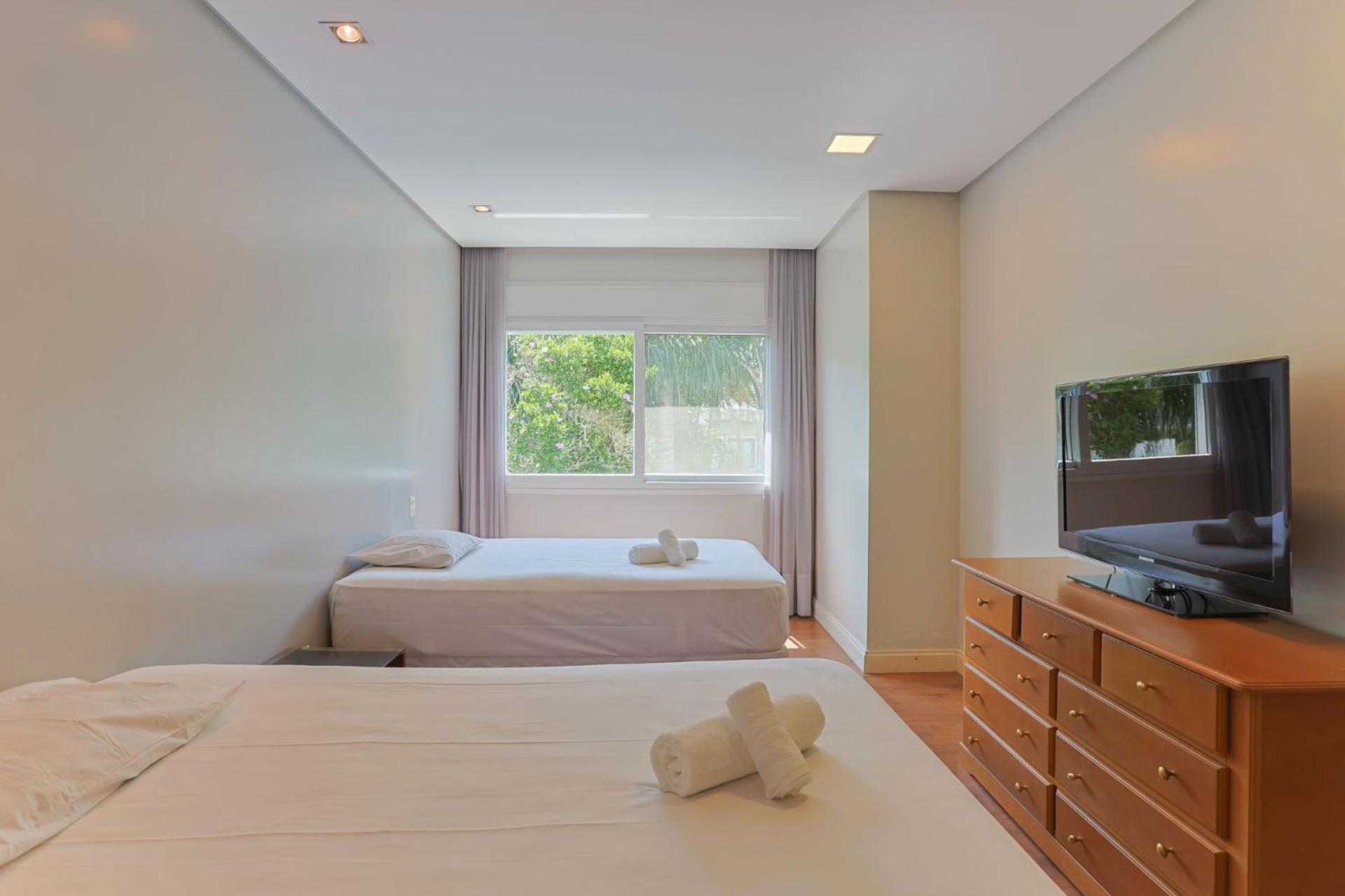 Casa c/ piscina em Jurerê Internacional AT9124