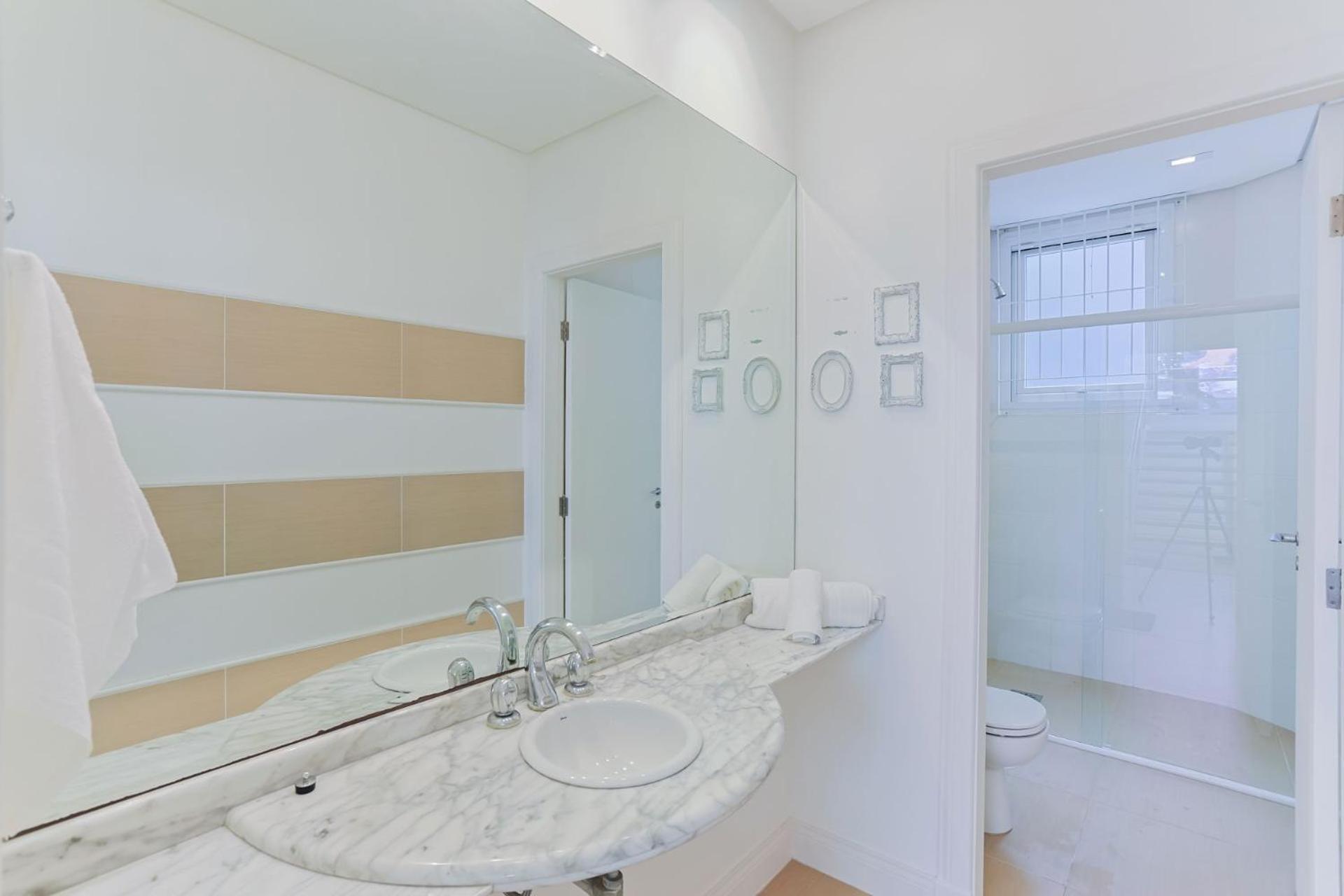 Casa c/ piscina em Jurerê Internacional AT9124