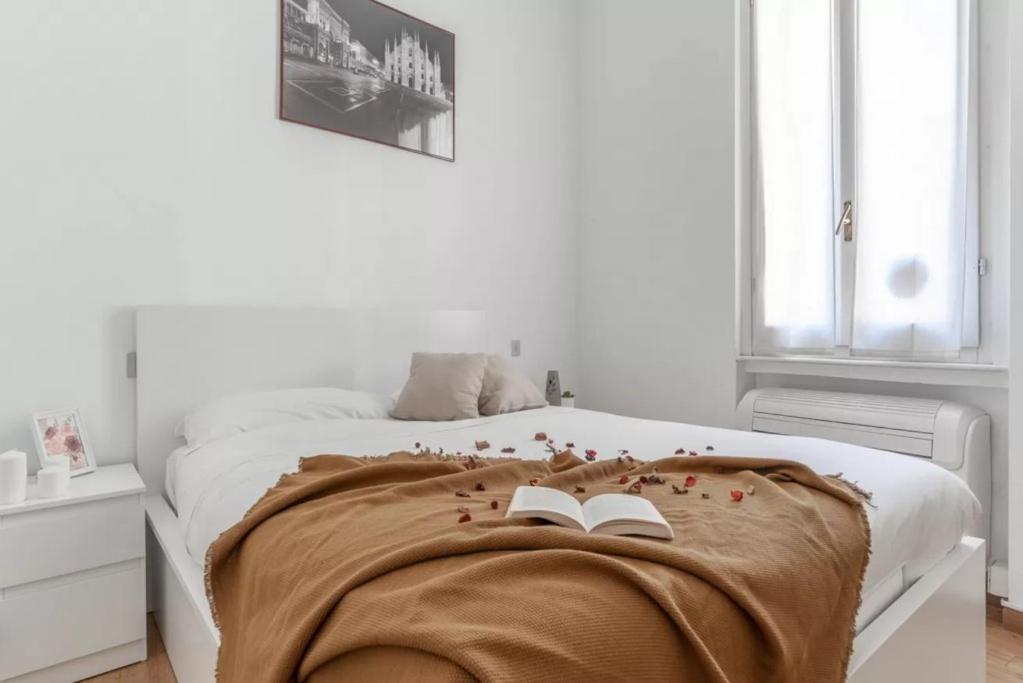 Two-room apartment San Babila Milan
