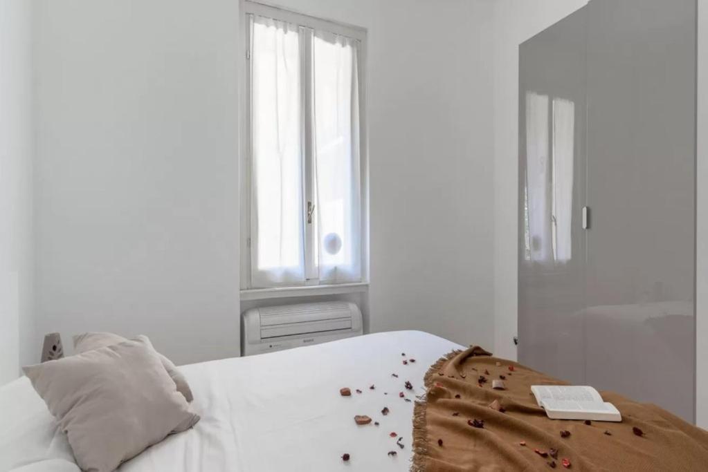 Two-room apartment San Babila Milan