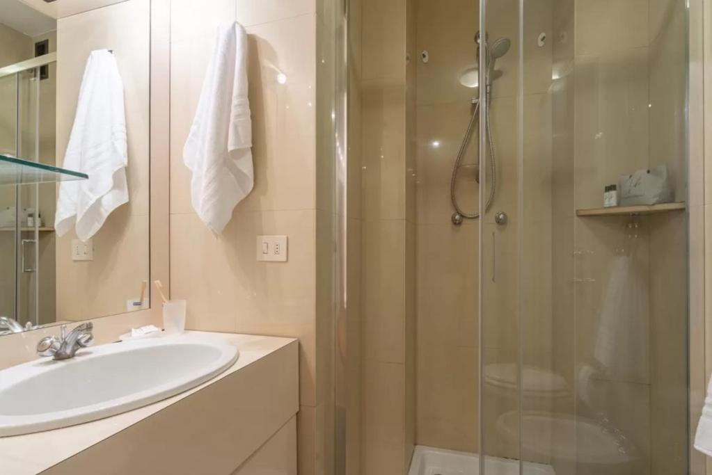 Two-room apartment San Babila Milan