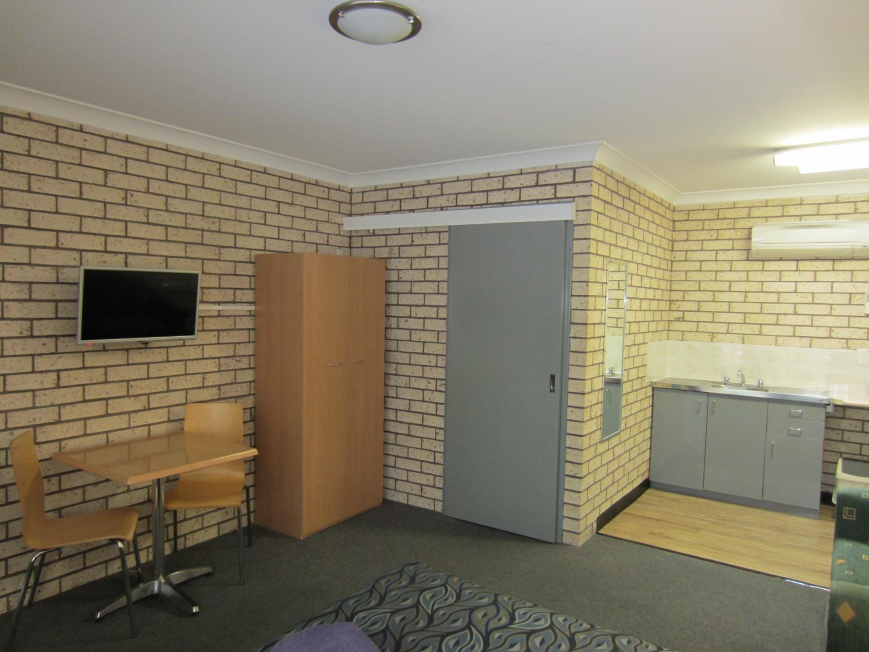 Cowra Crest Motel