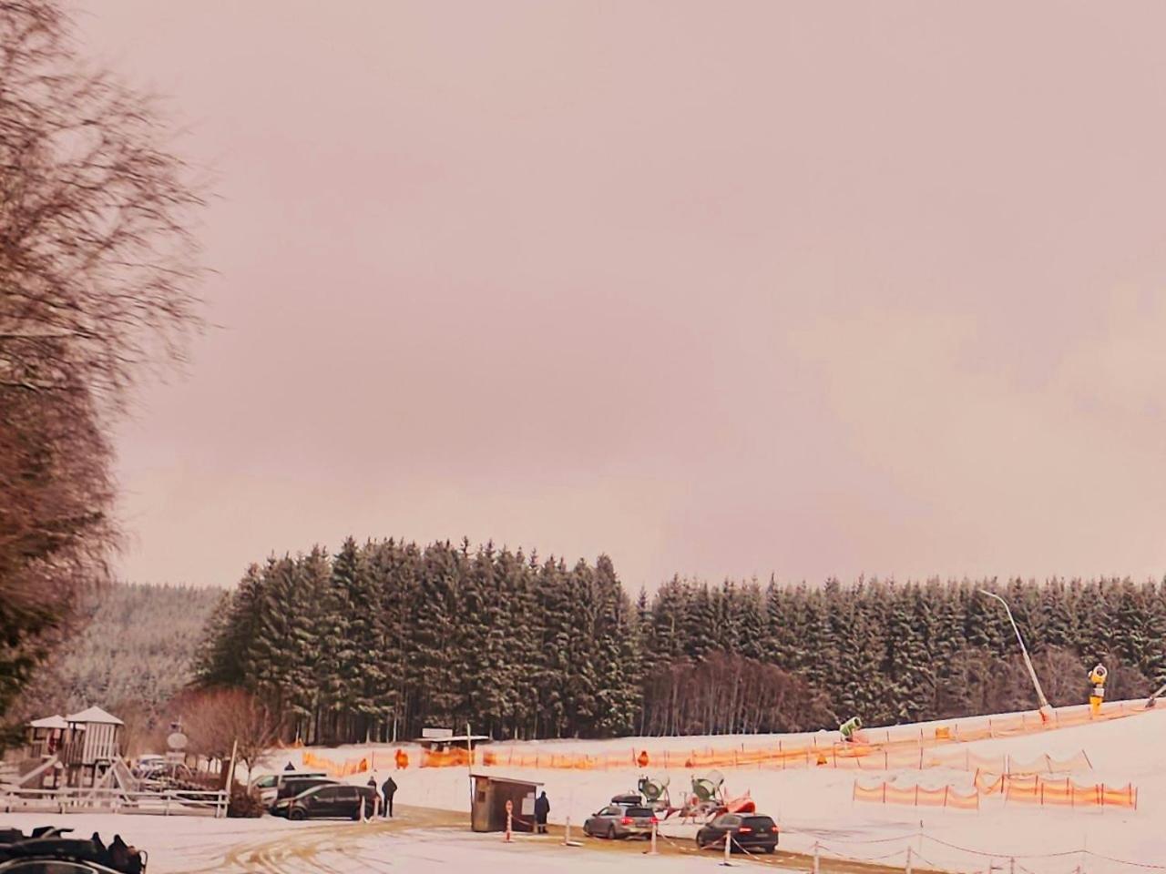Winterberg Appartement 6 Pers aan Skilift grootste Skigebied nabij Bikepark Unieke locatie met zeer rustige tuin in het bos en het gezellige centrum leuke 