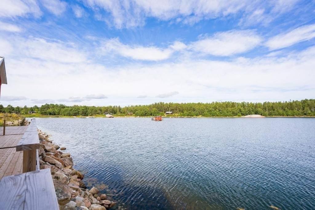 Comfortable Apartment with private dock