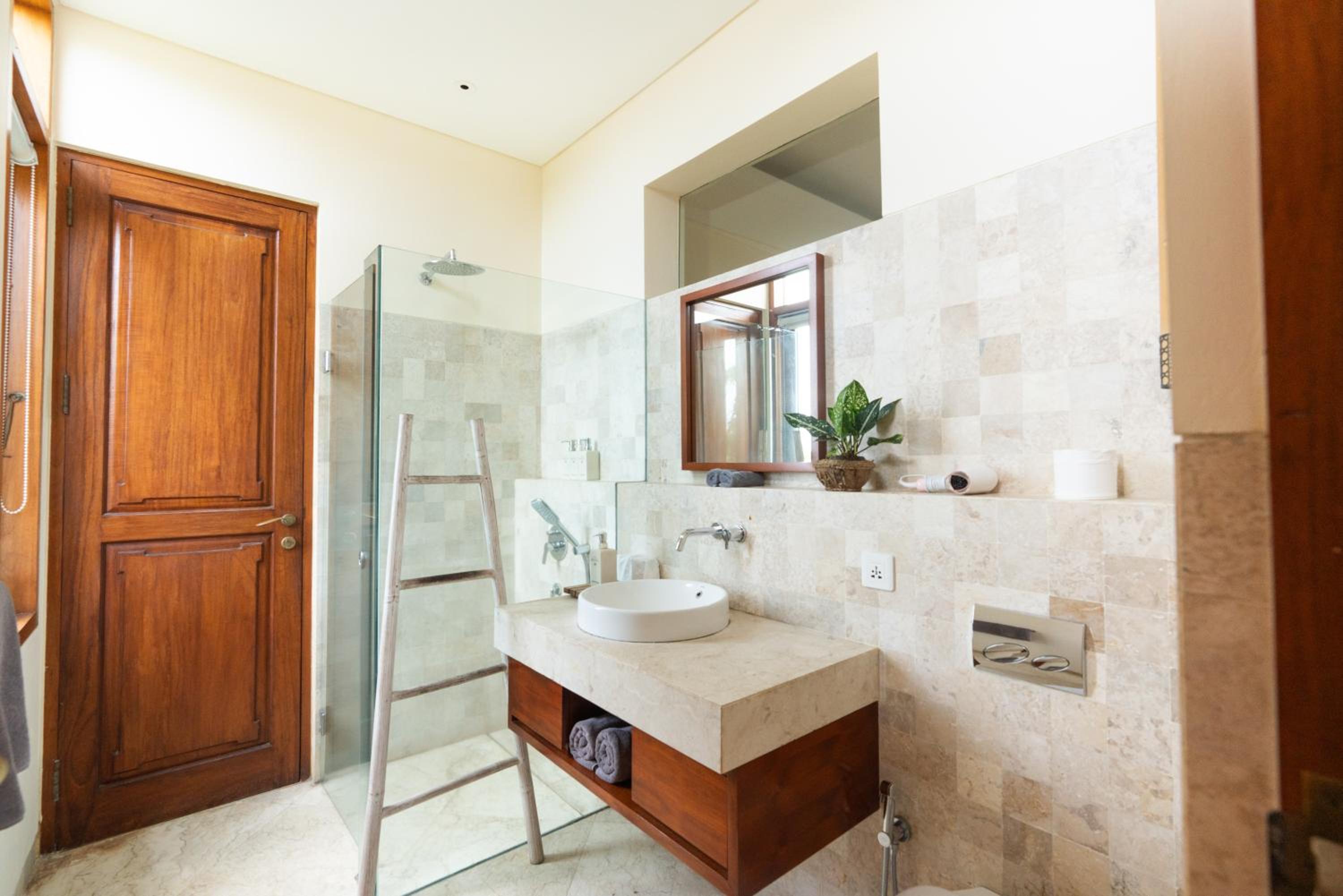 Villa Rosita Oceanfront Villa with Private Chef in Bali