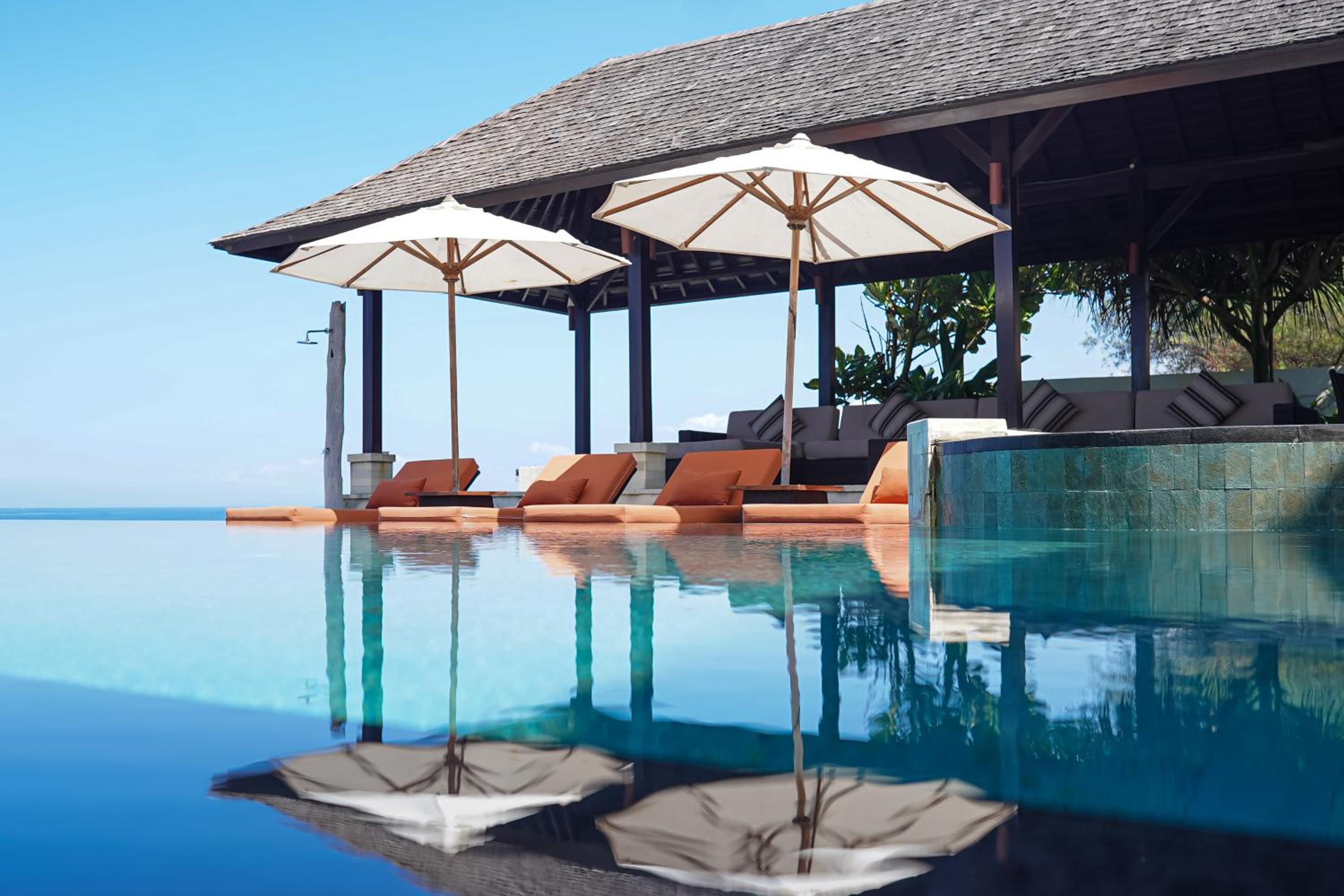 Villa Rosita Oceanfront Villa with Private Chef in Bali