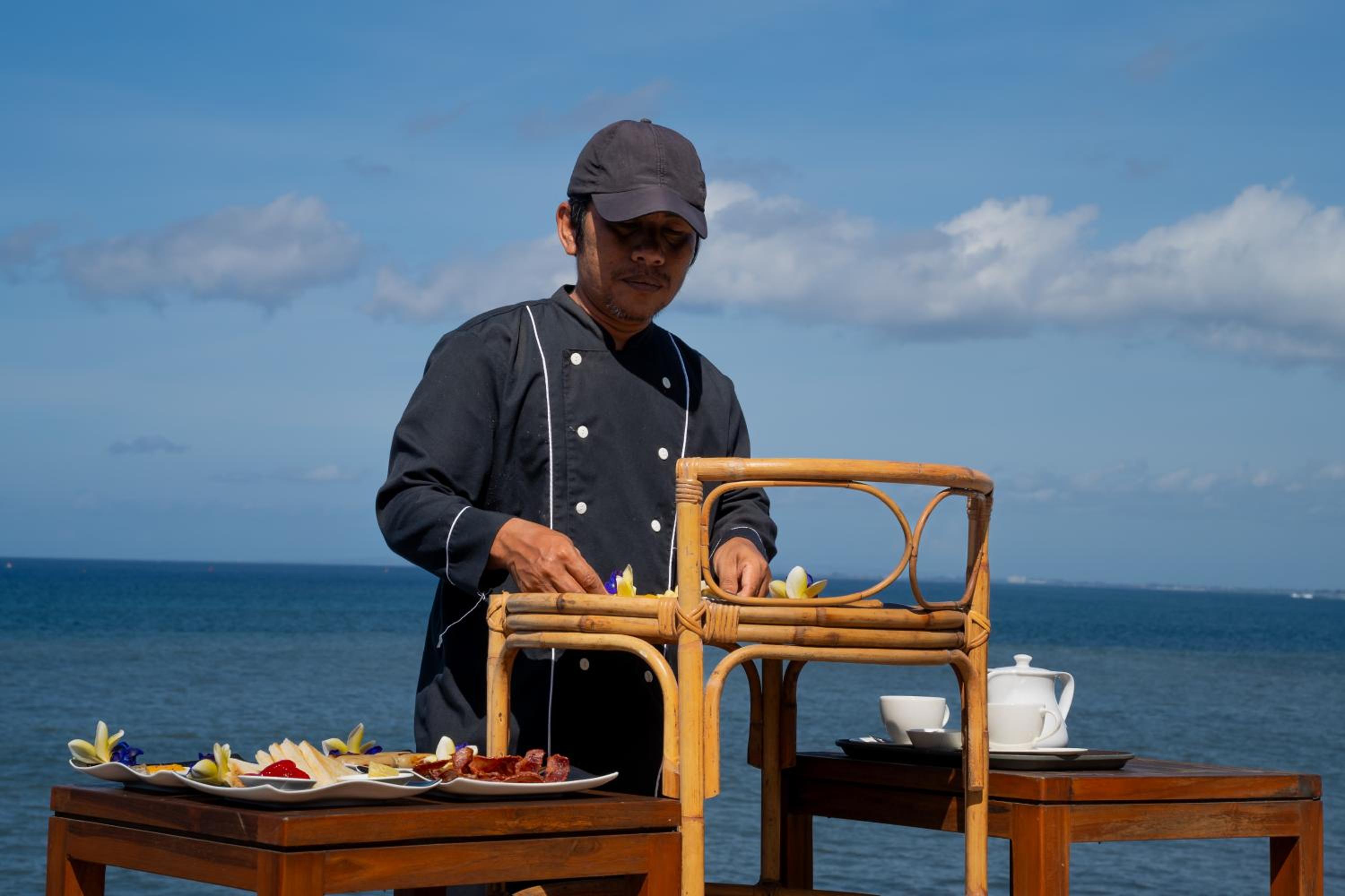 Villa Rosita Oceanfront Villa with Private Chef in Bali