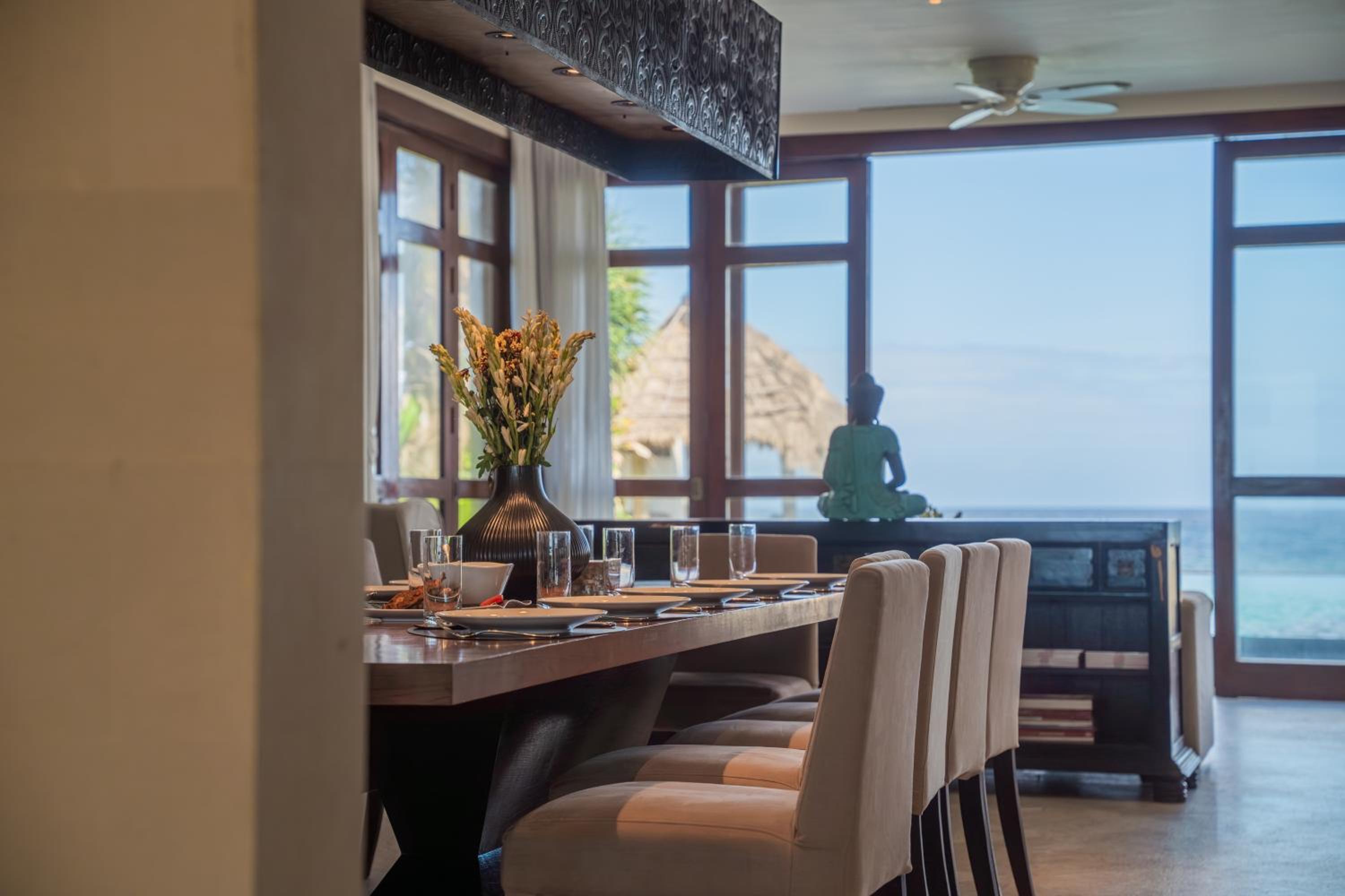 Villa Rosita Oceanfront Villa with Private Chef in Bali