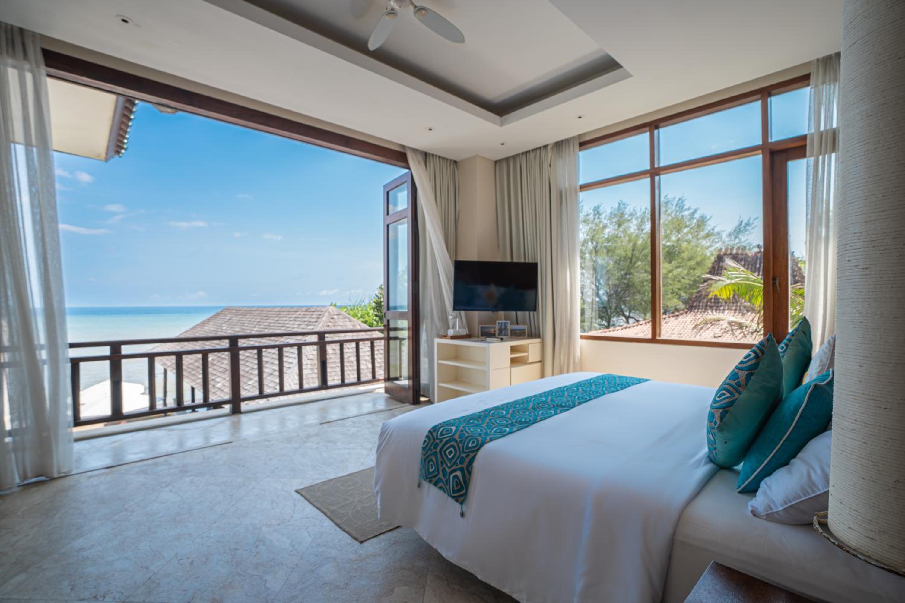 Villa Rosita Oceanfront Villa with Private Chef in Bali