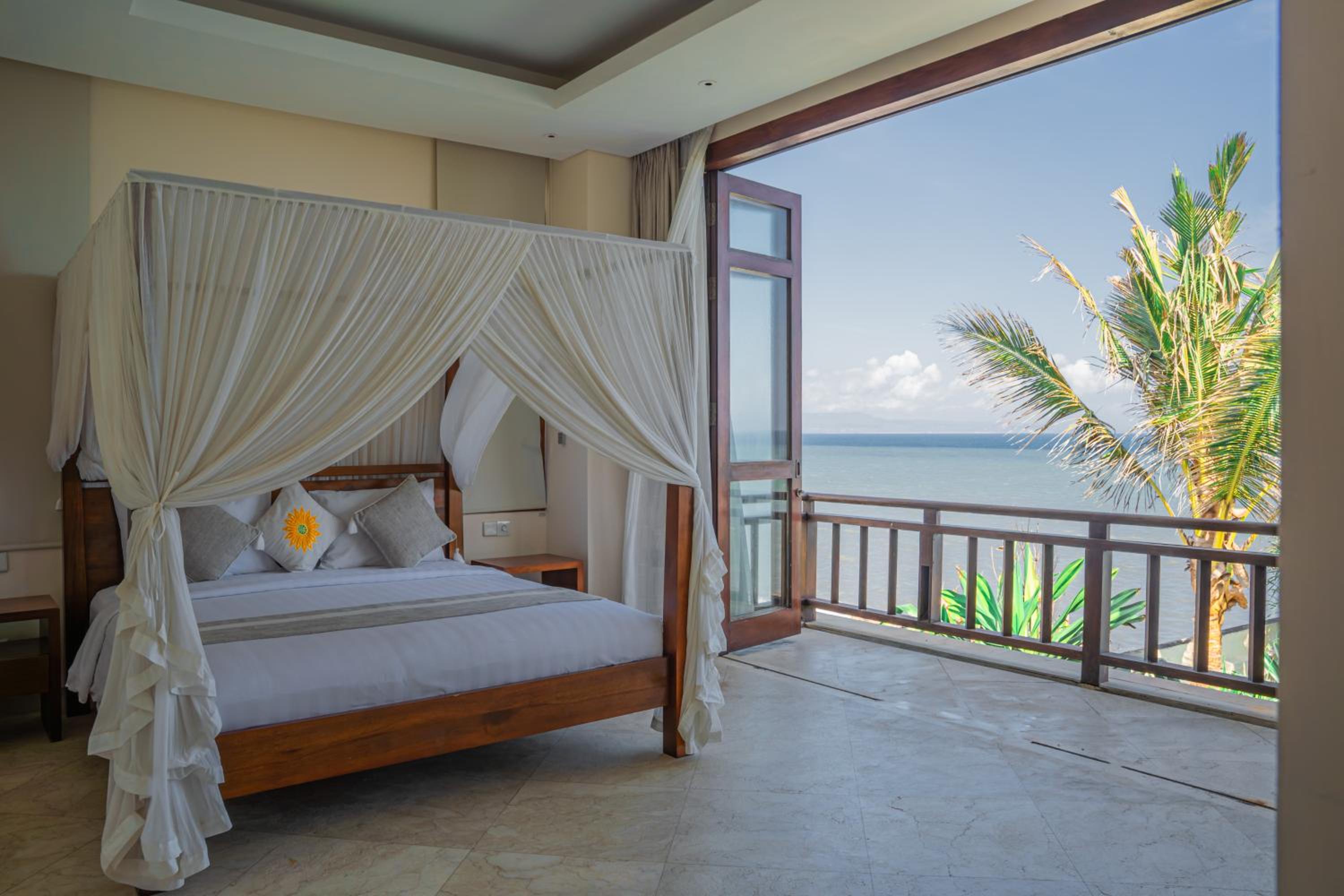 Villa Rosita Oceanfront Villa with Private Chef in Bali