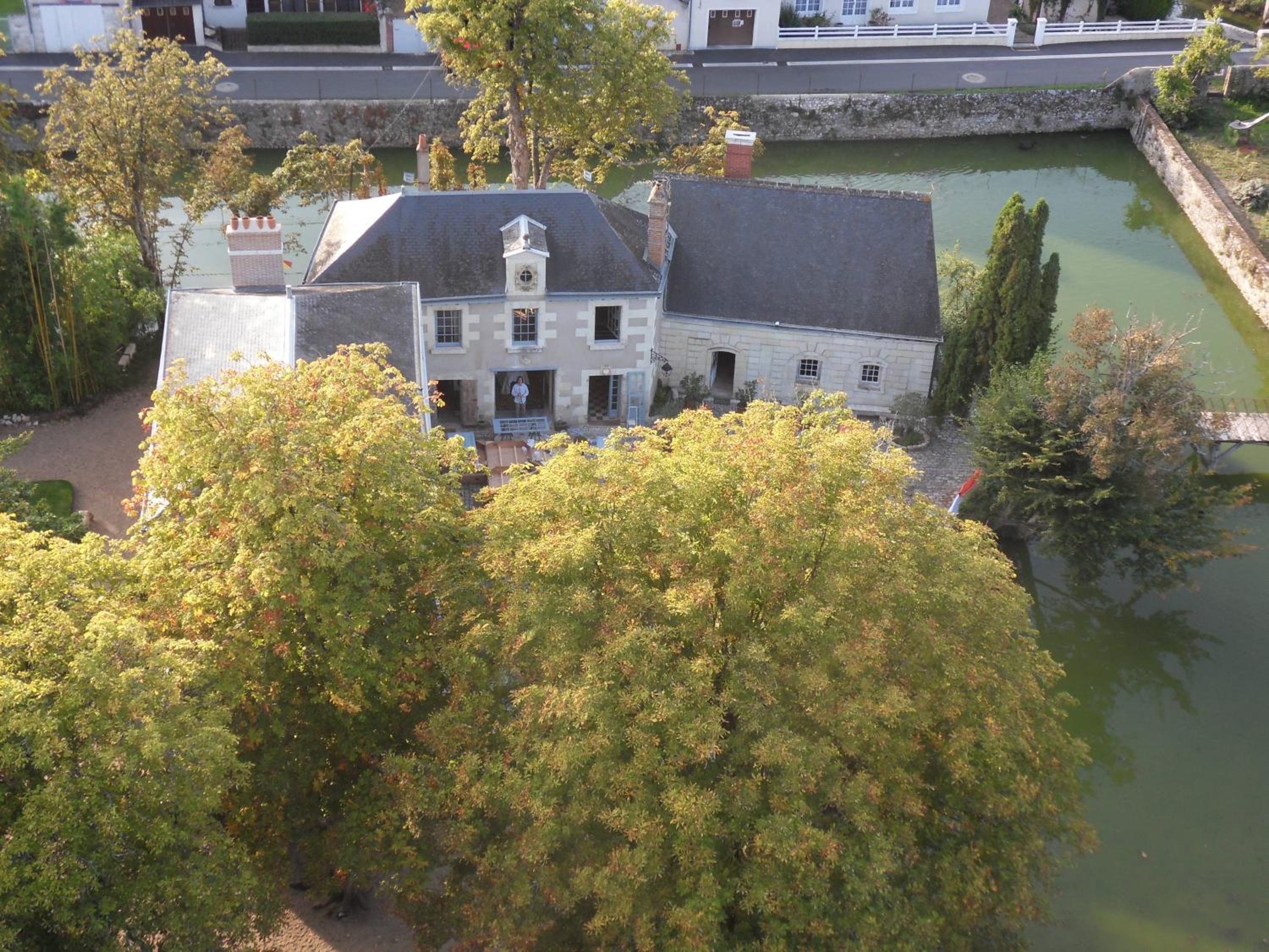 Les Douves