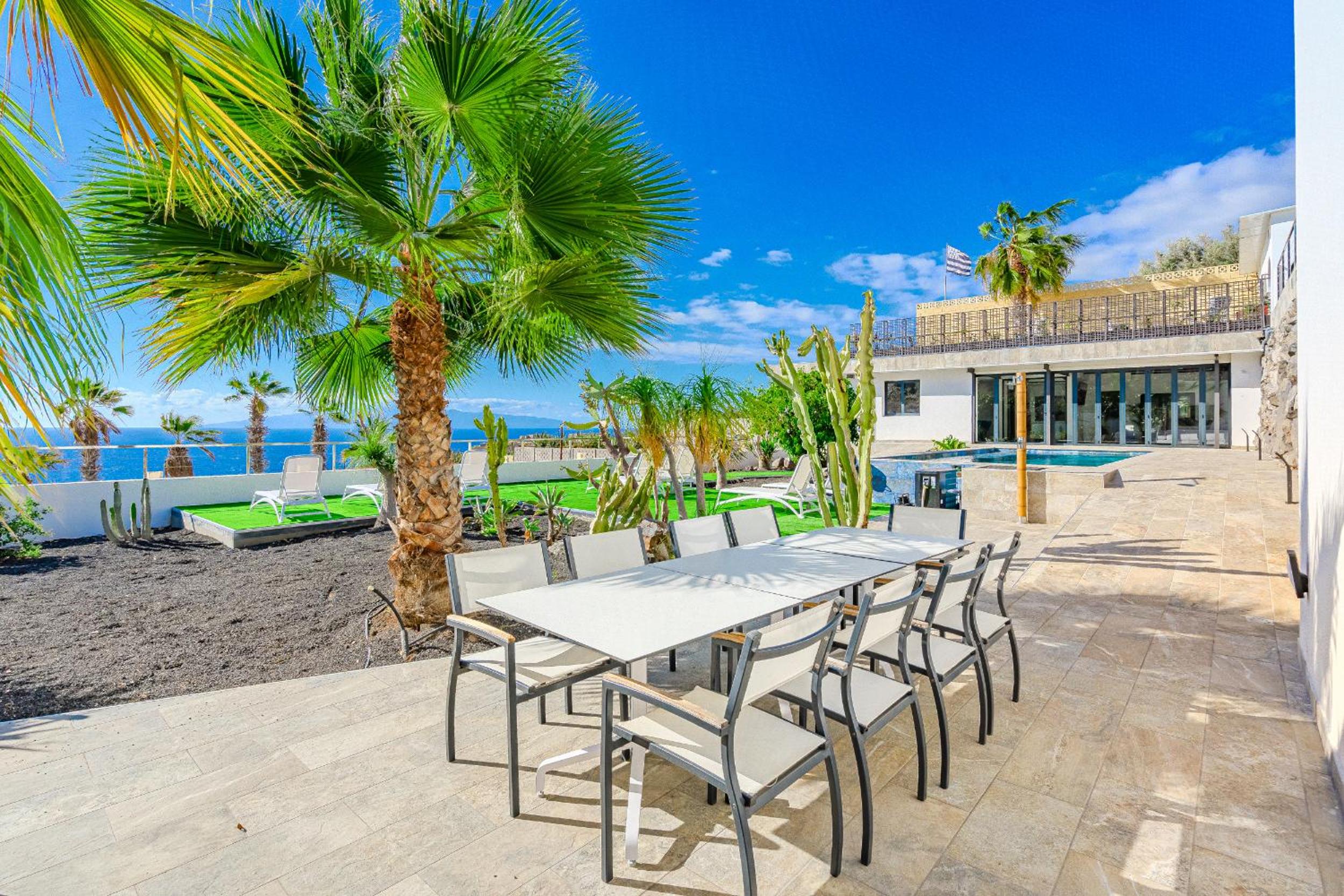 Villa CACTUS Tenerife sud piscine chauffée 10 personnes