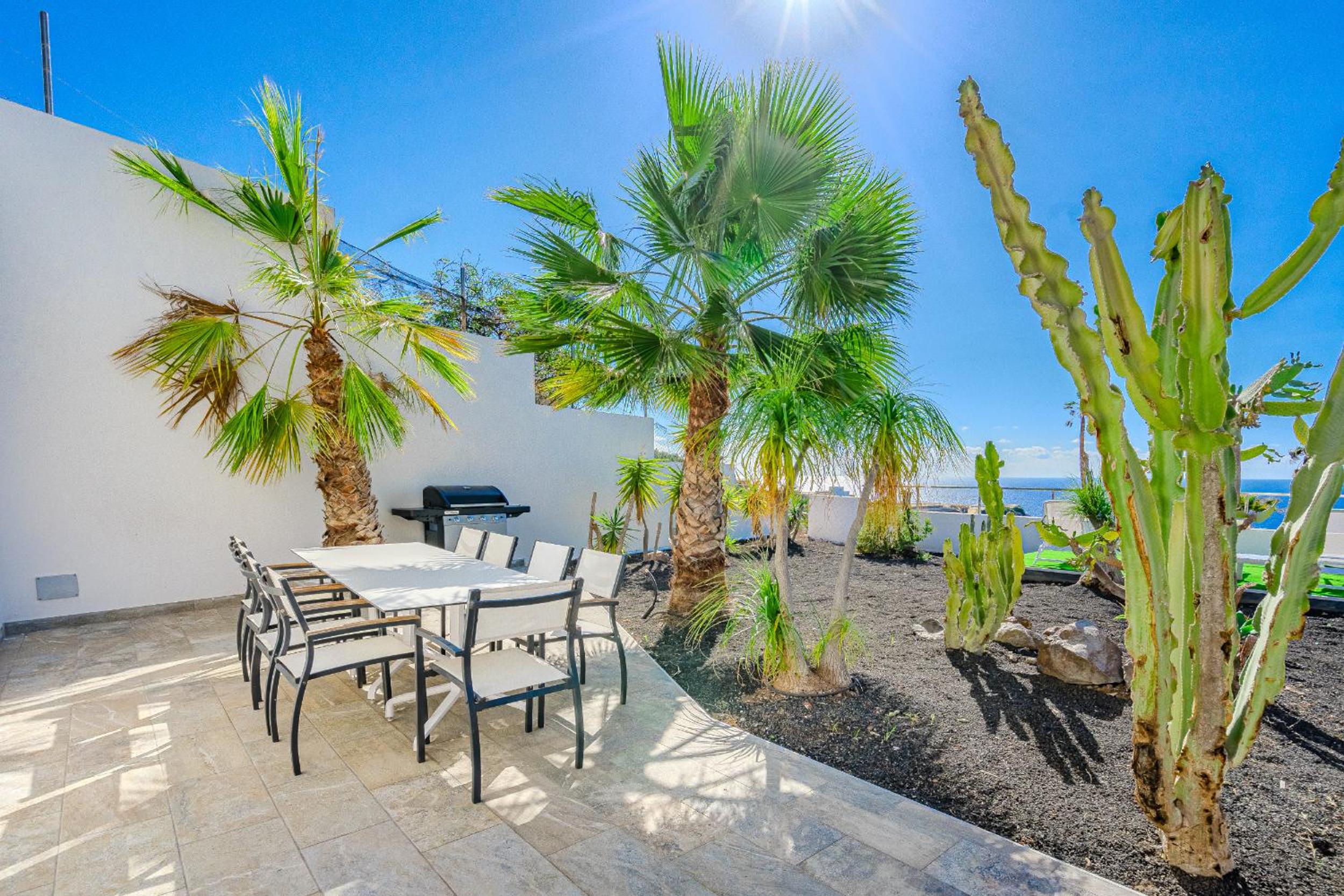 Villa CACTUS Tenerife sud piscine chauffée 10 personnes