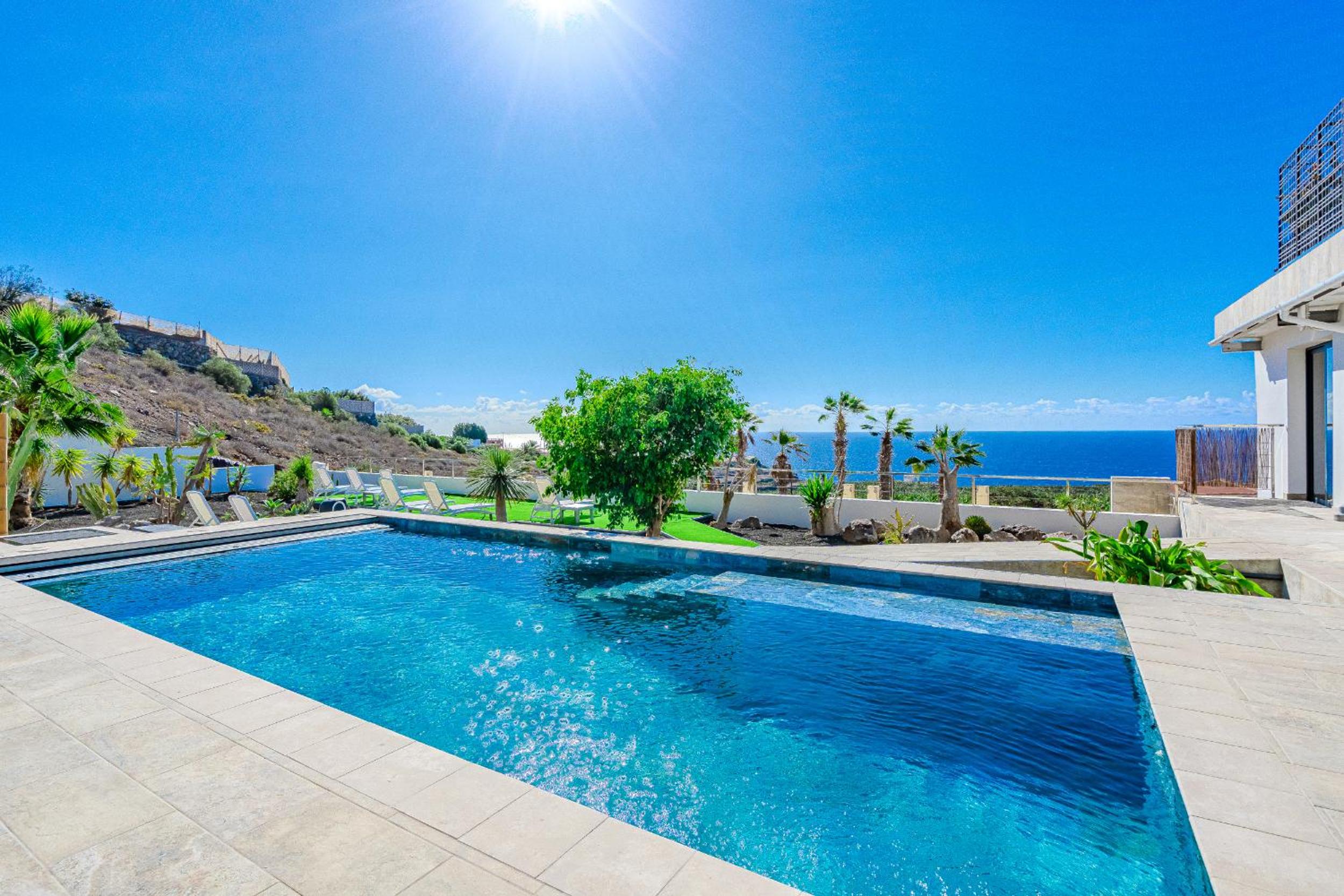 Villa CACTUS Tenerife sud piscine chauffée 10 personnes