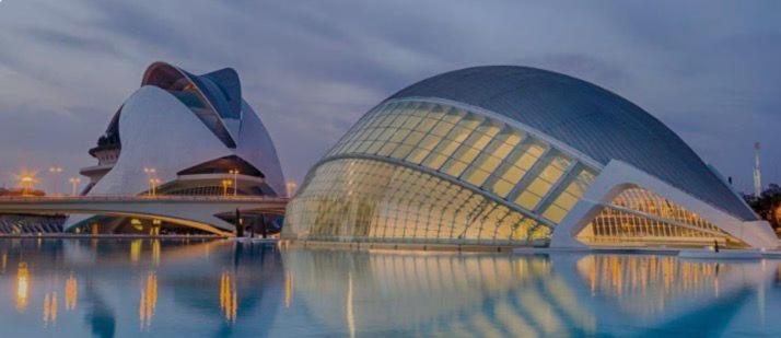 Amplio Estudio en Valencia