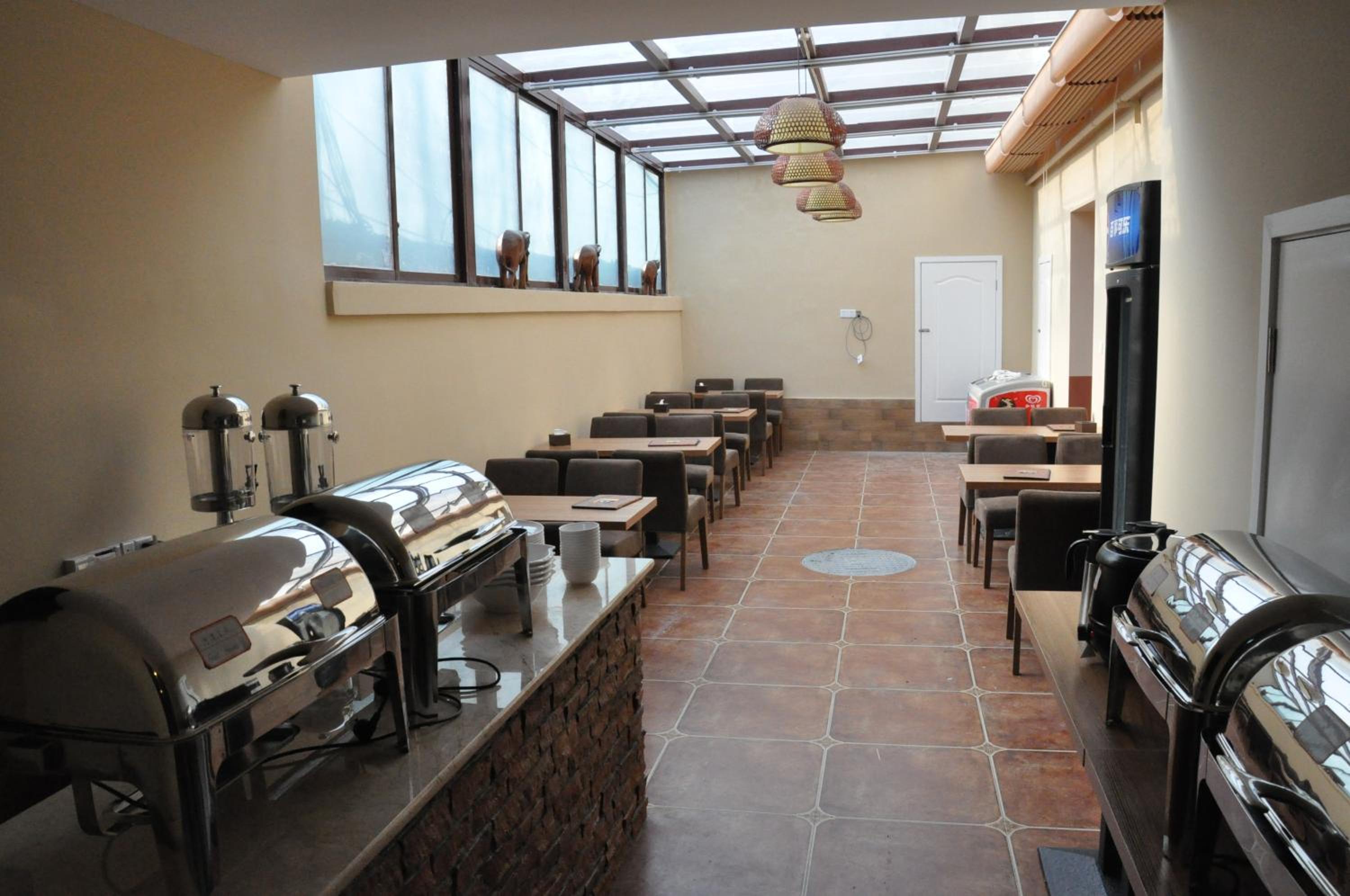 Holly's Hostel