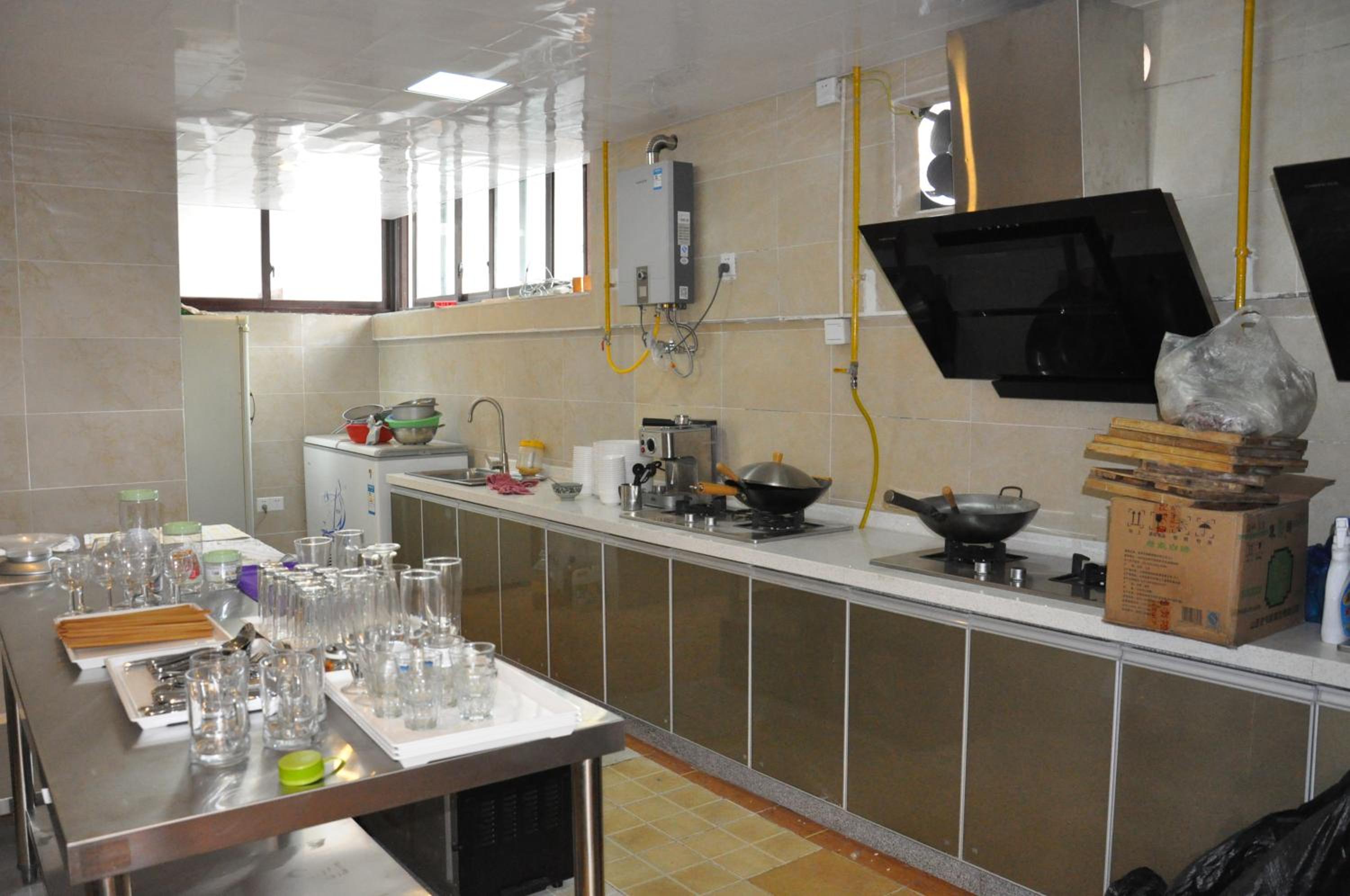 Holly's Hostel