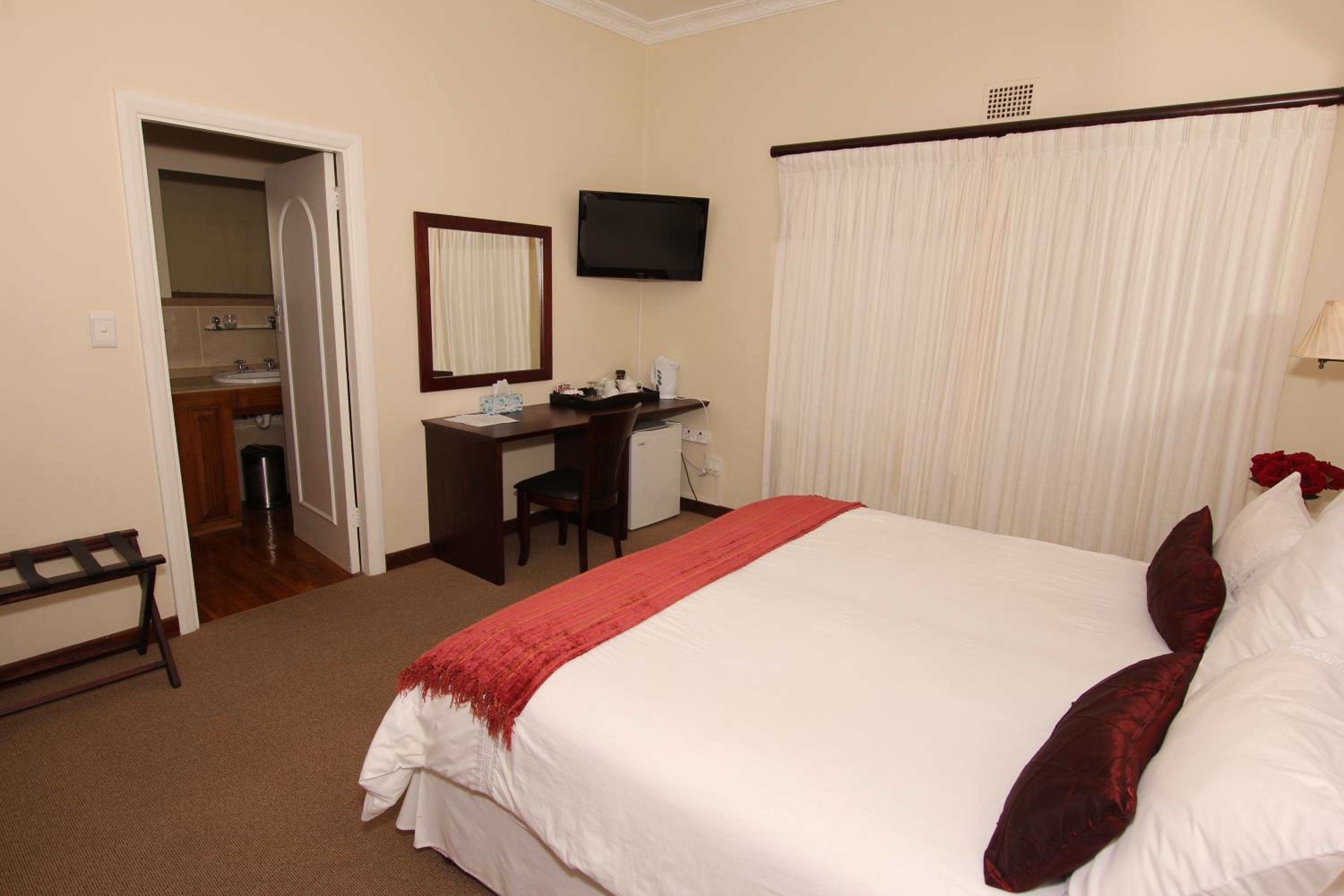 Sundown Manor Guest House — photo 80