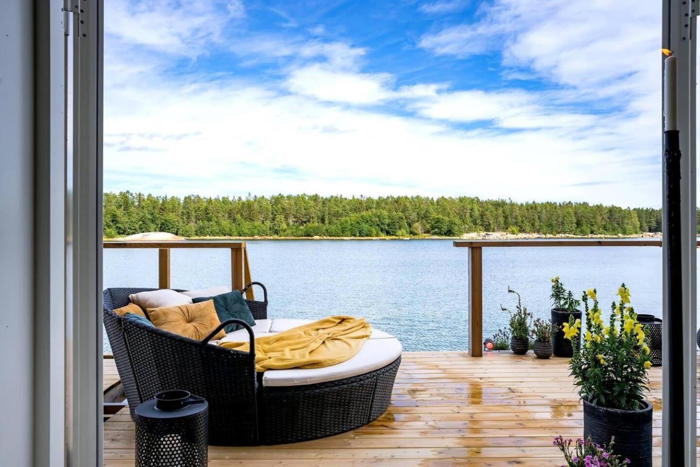 Comfortable Apartment with private dock