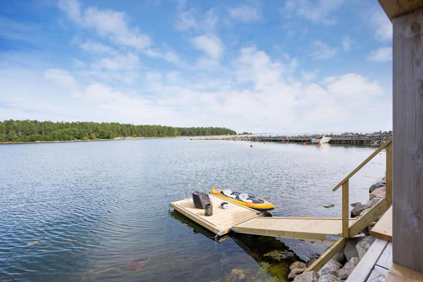 Comfortable Apartment with private dock