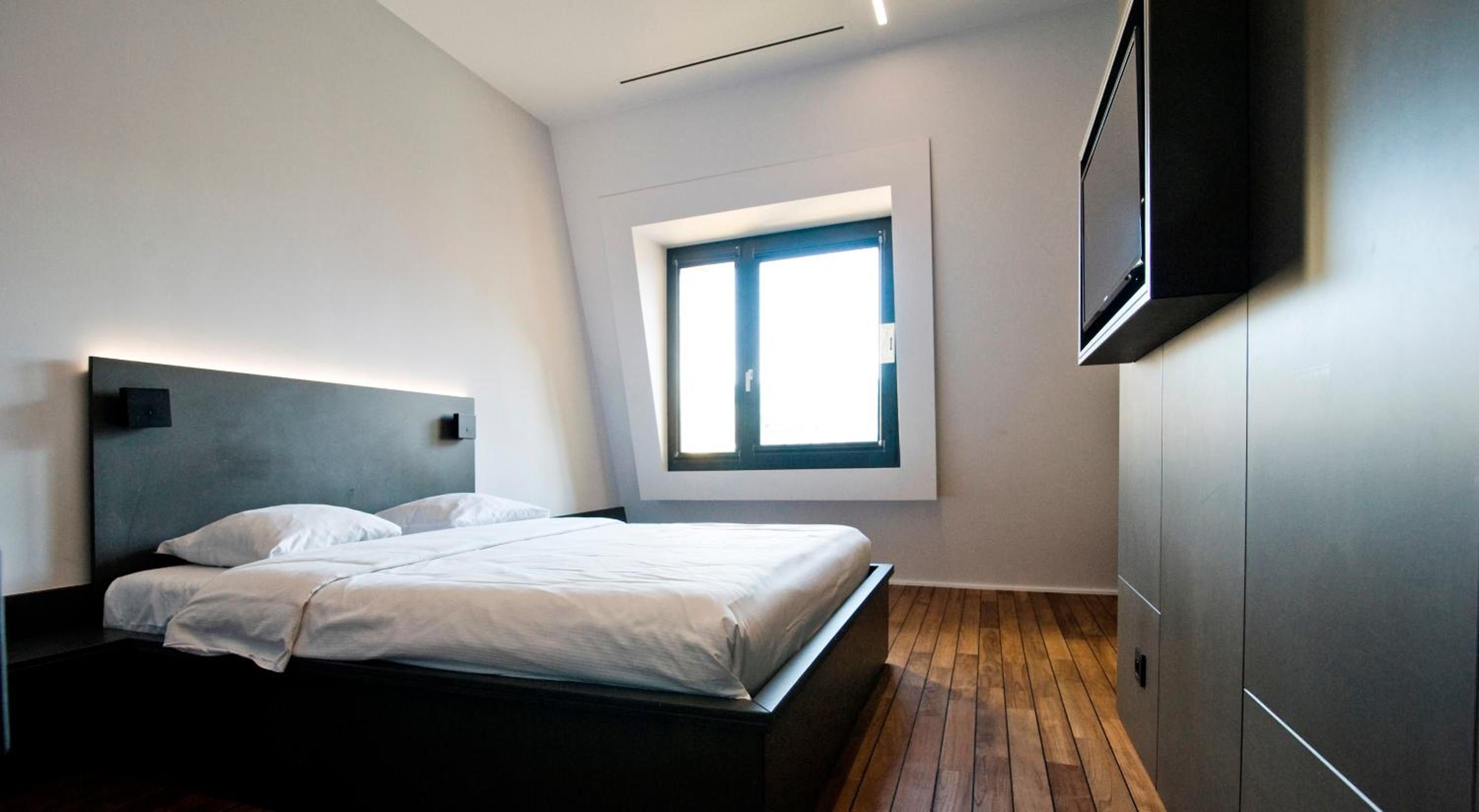Sleep Well Youth Hostel