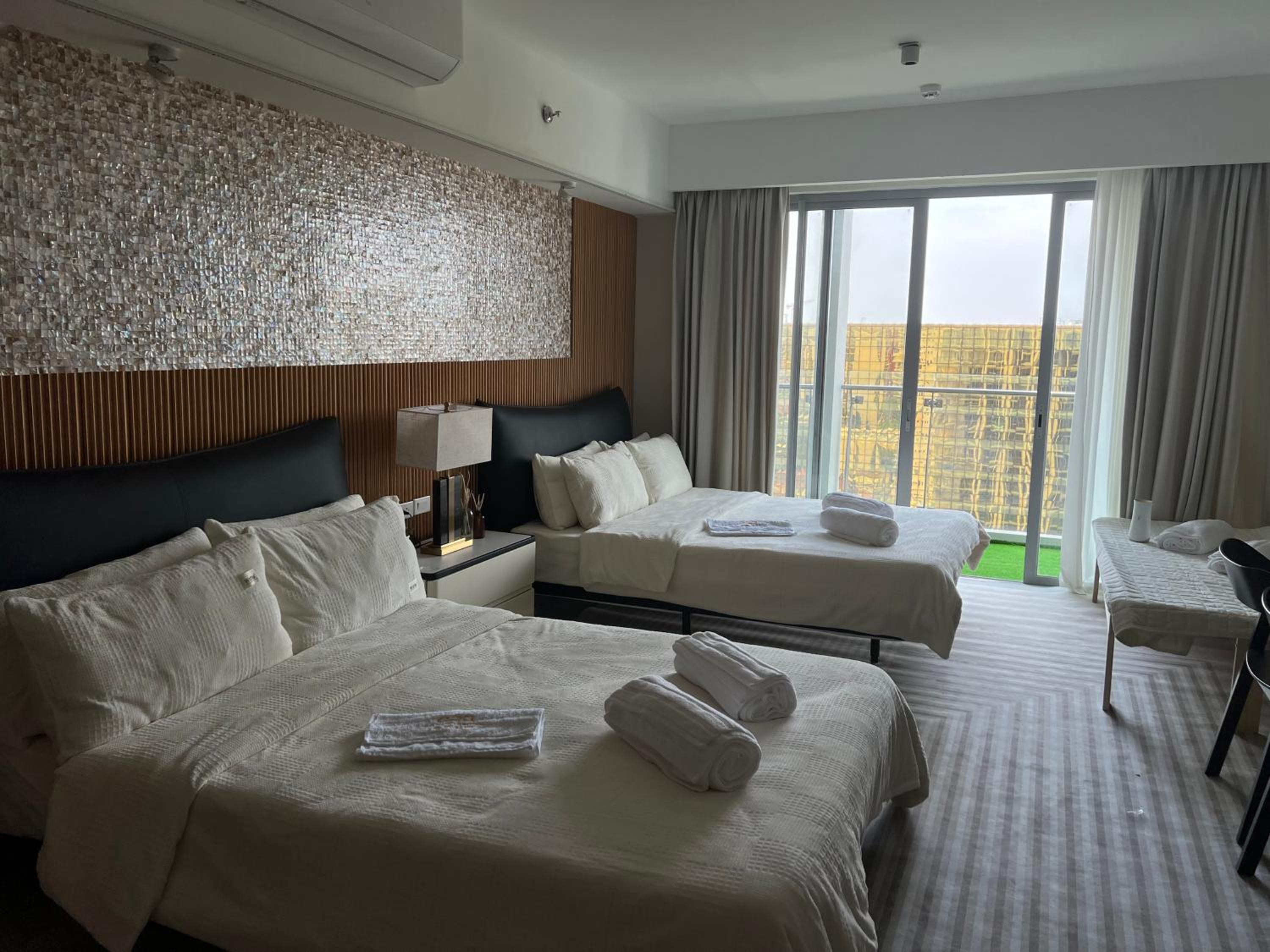 Luxurious Style Apartment cross to Okada and near City of Dreams, Solaire, MOA, and Airport