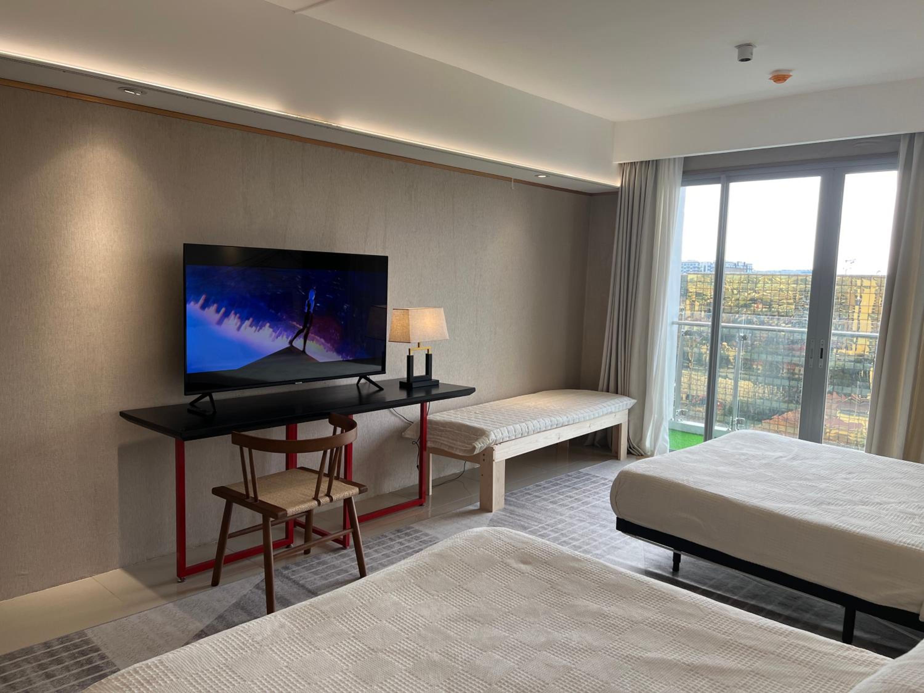 Luxurious Style Apartment cross to Okada and near City of Dreams, Solaire, MOA, and Airport