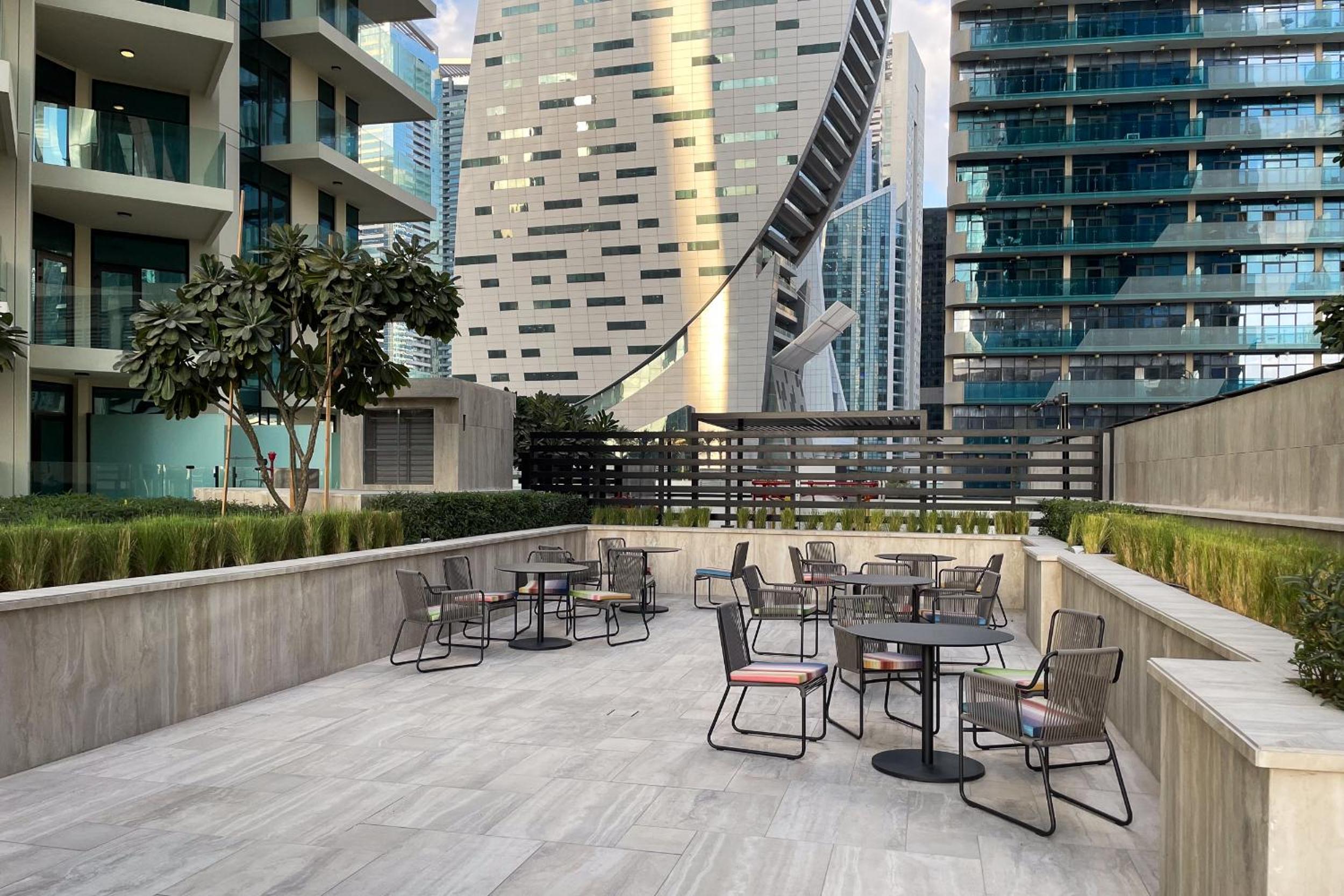 Simply Comfort Vacation Homes Rental in Missoni Top Floor with Sea, Canal and Burj Khalifa Views