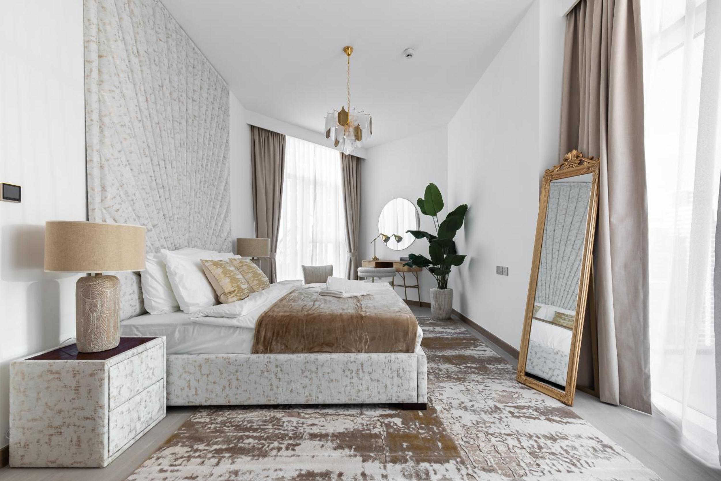 Simply Comfort Vacation Homes Rental in Missoni Top Floor with Sea, Canal and Burj Khalifa Views