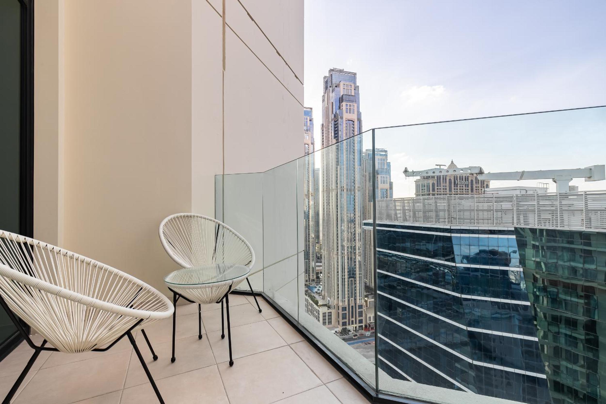Simply Comfort Vacation Homes Rental in Missoni Top Floor with Sea, Canal and Burj Khalifa Views
