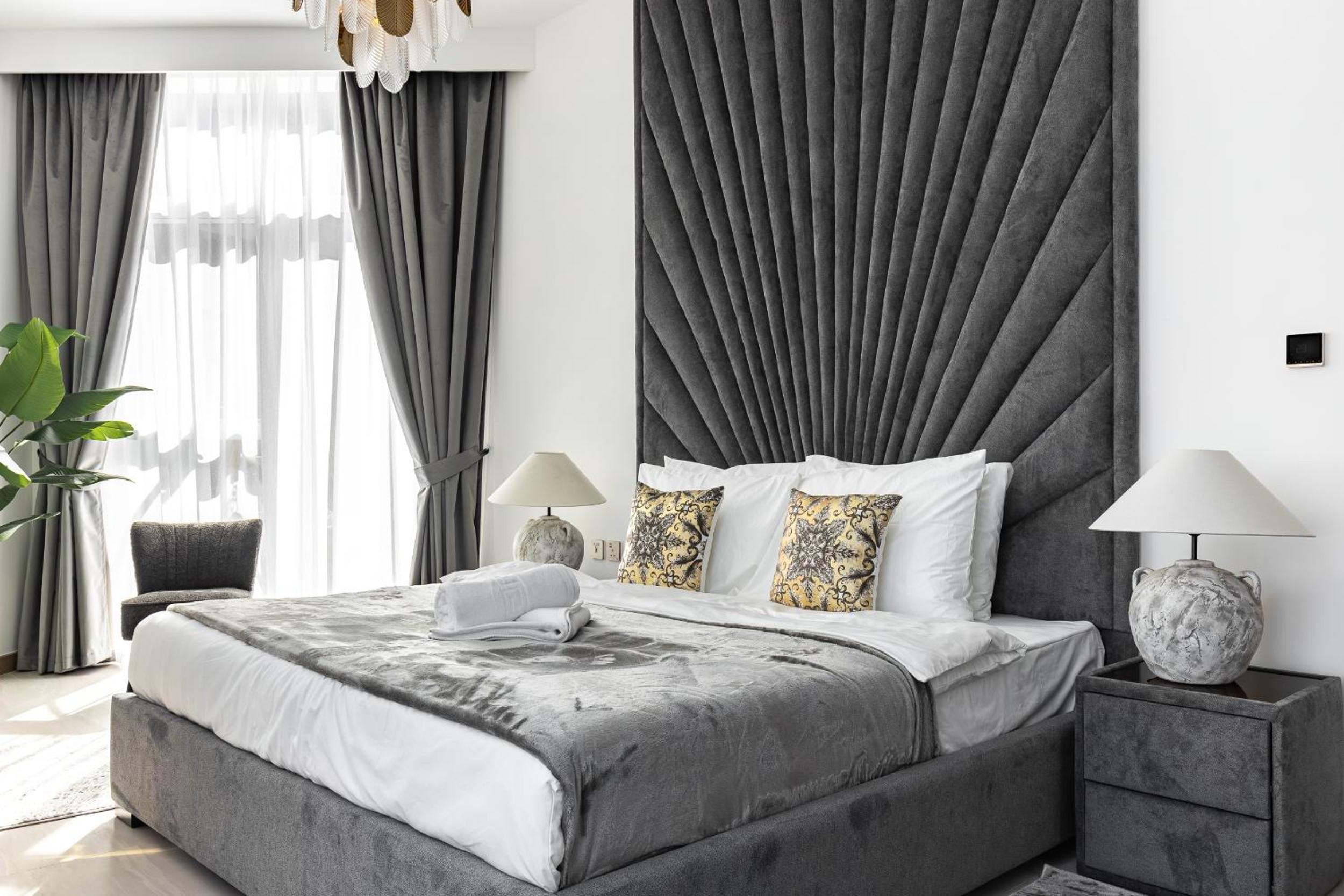 Simply Comfort Vacation Homes Rental in Missoni Top Floor with Sea, Canal and Burj Khalifa Views