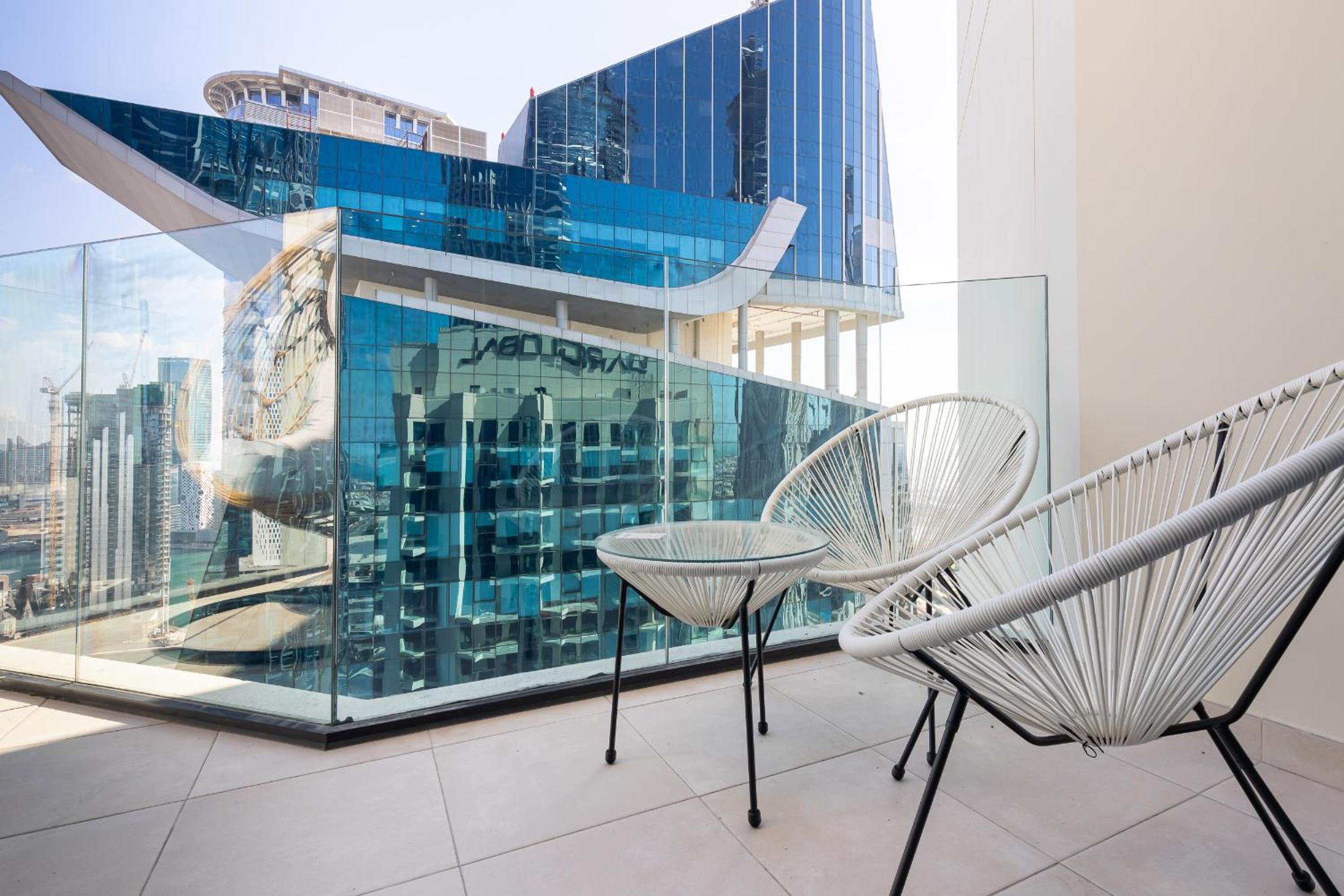 Simply Comfort Vacation Homes Rental in Missoni Top Floor with Sea, Canal and Burj Khalifa Views