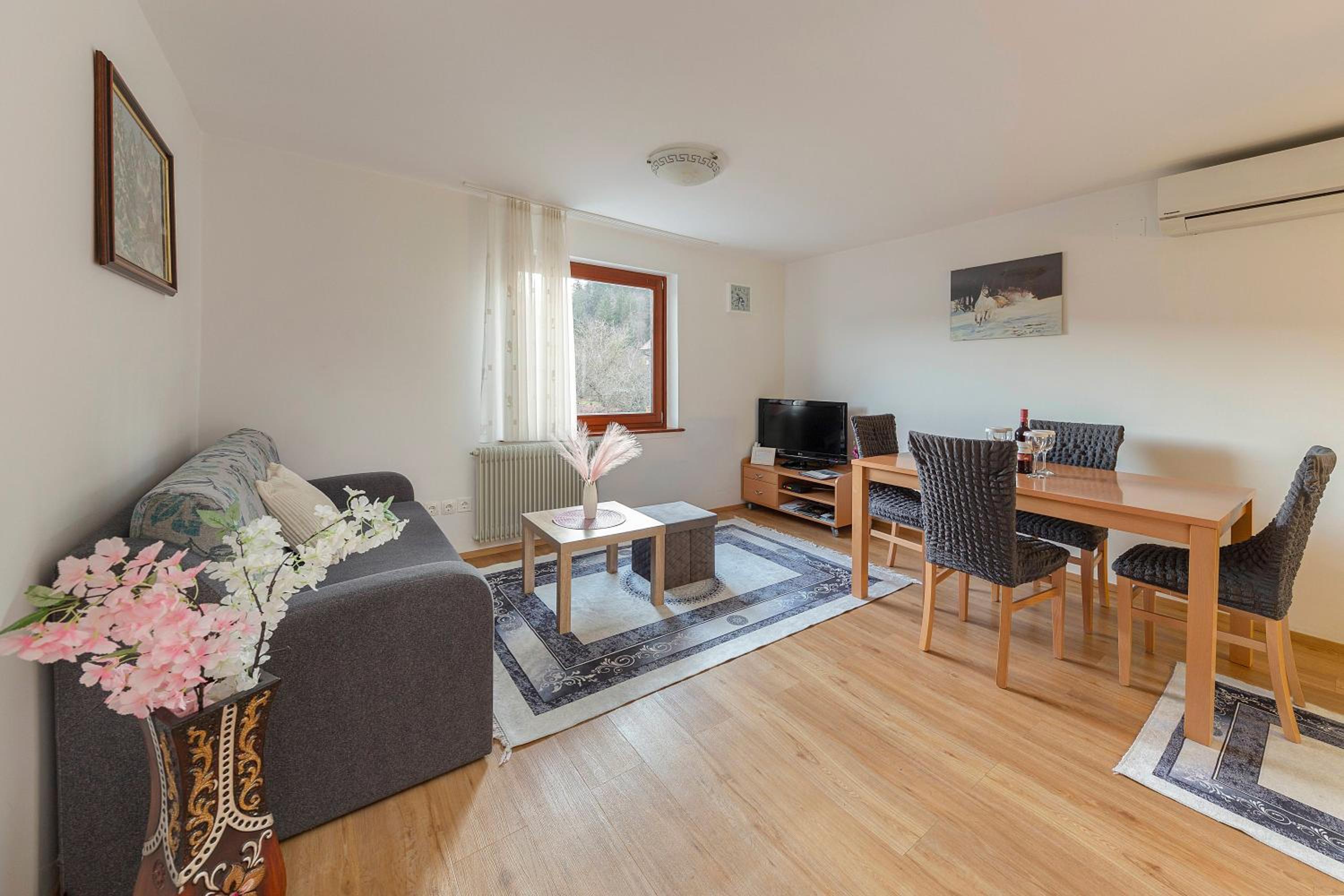 Apt Regina with balcony and parking