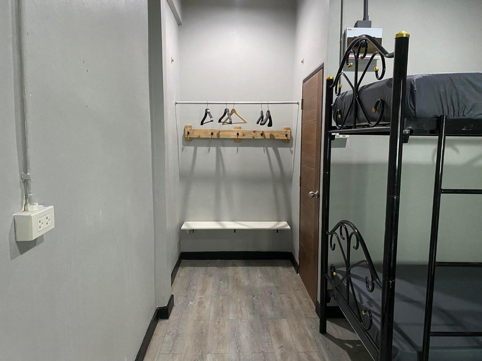 89 Bed & Studio Hostel