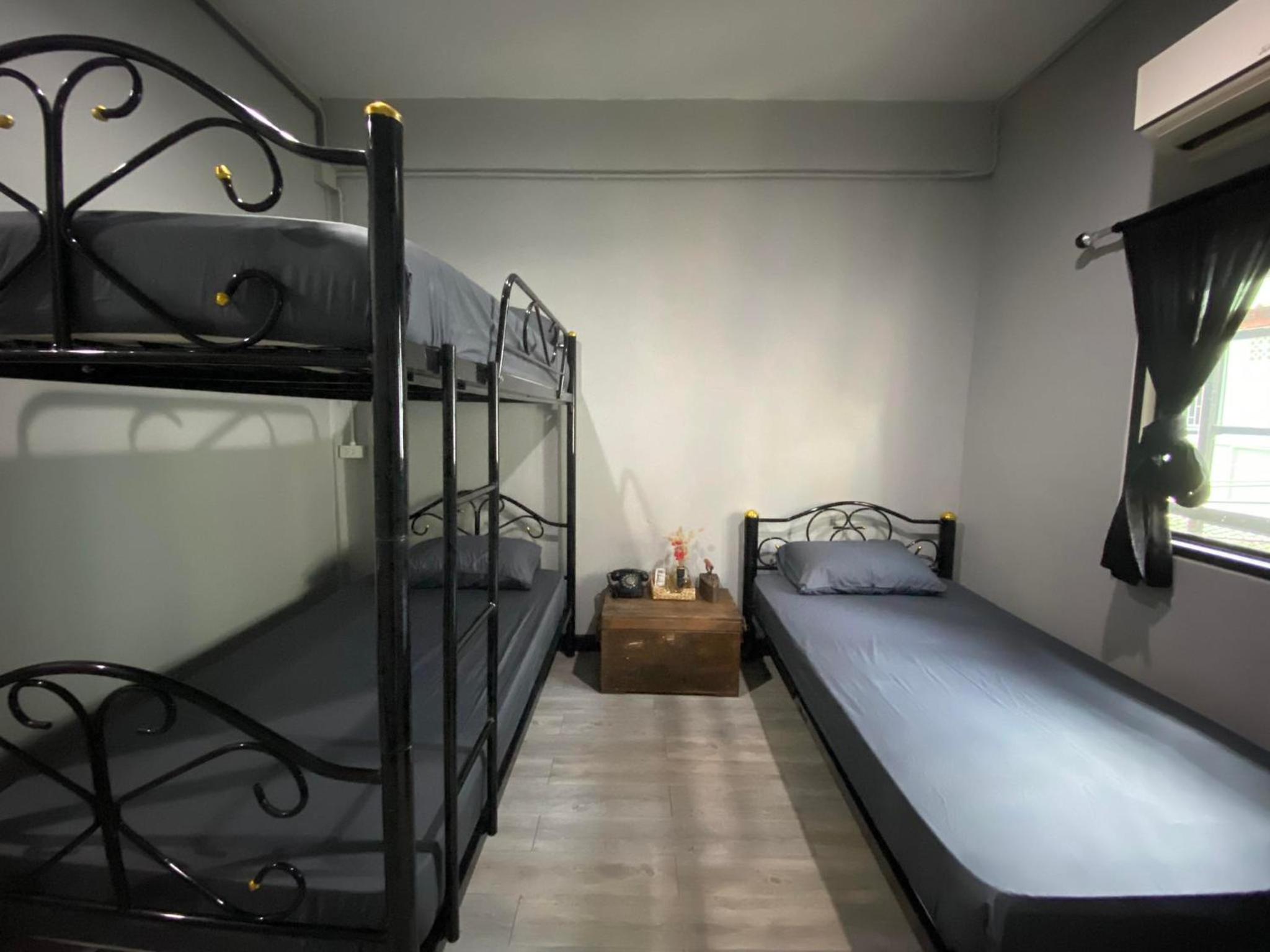 89 Bed & Studio Hostel