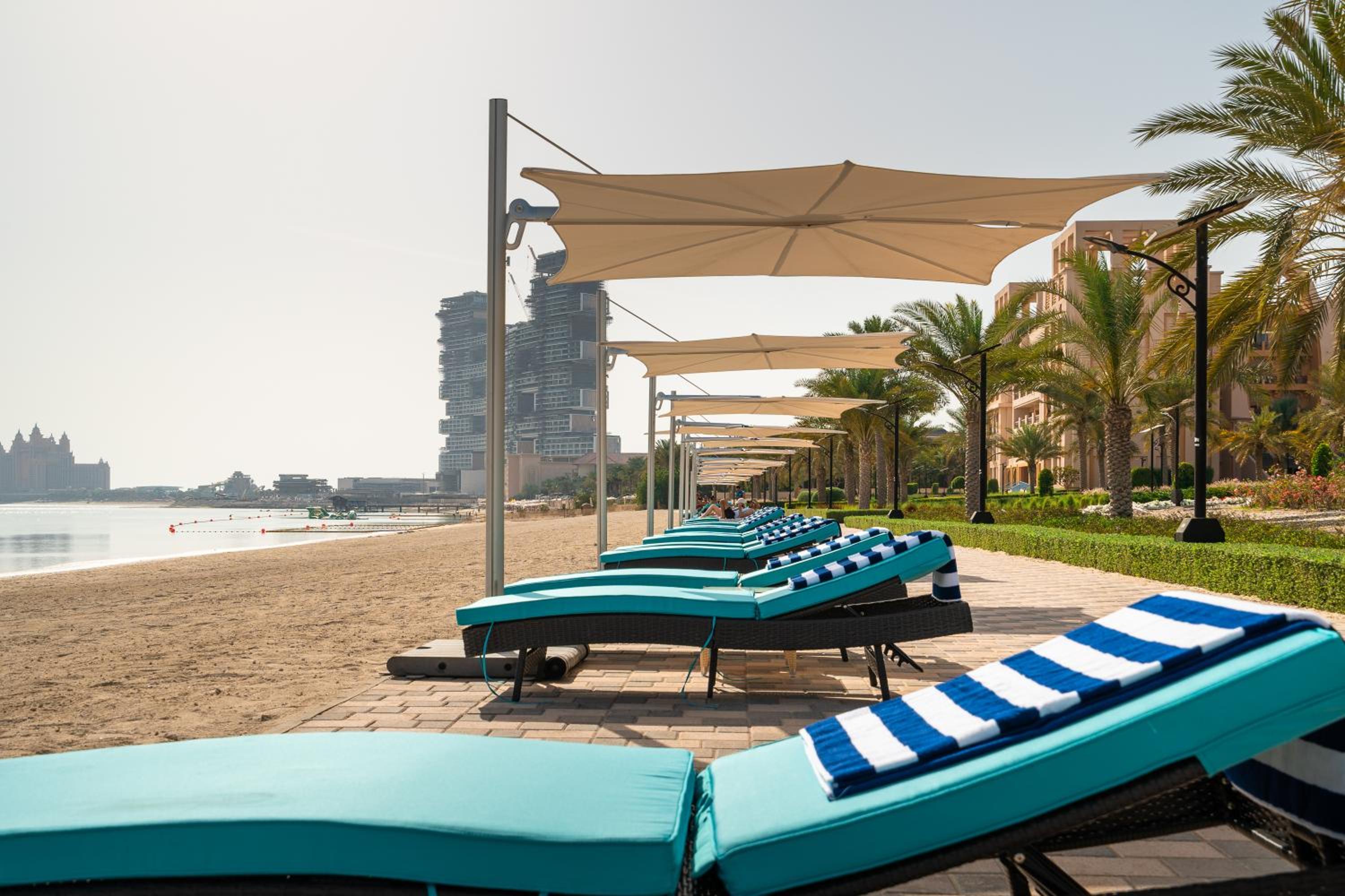 Amazing BeachFront Apartments near Atlantis Waterpark by Simply Comfort Sarai Palm Jumeirah