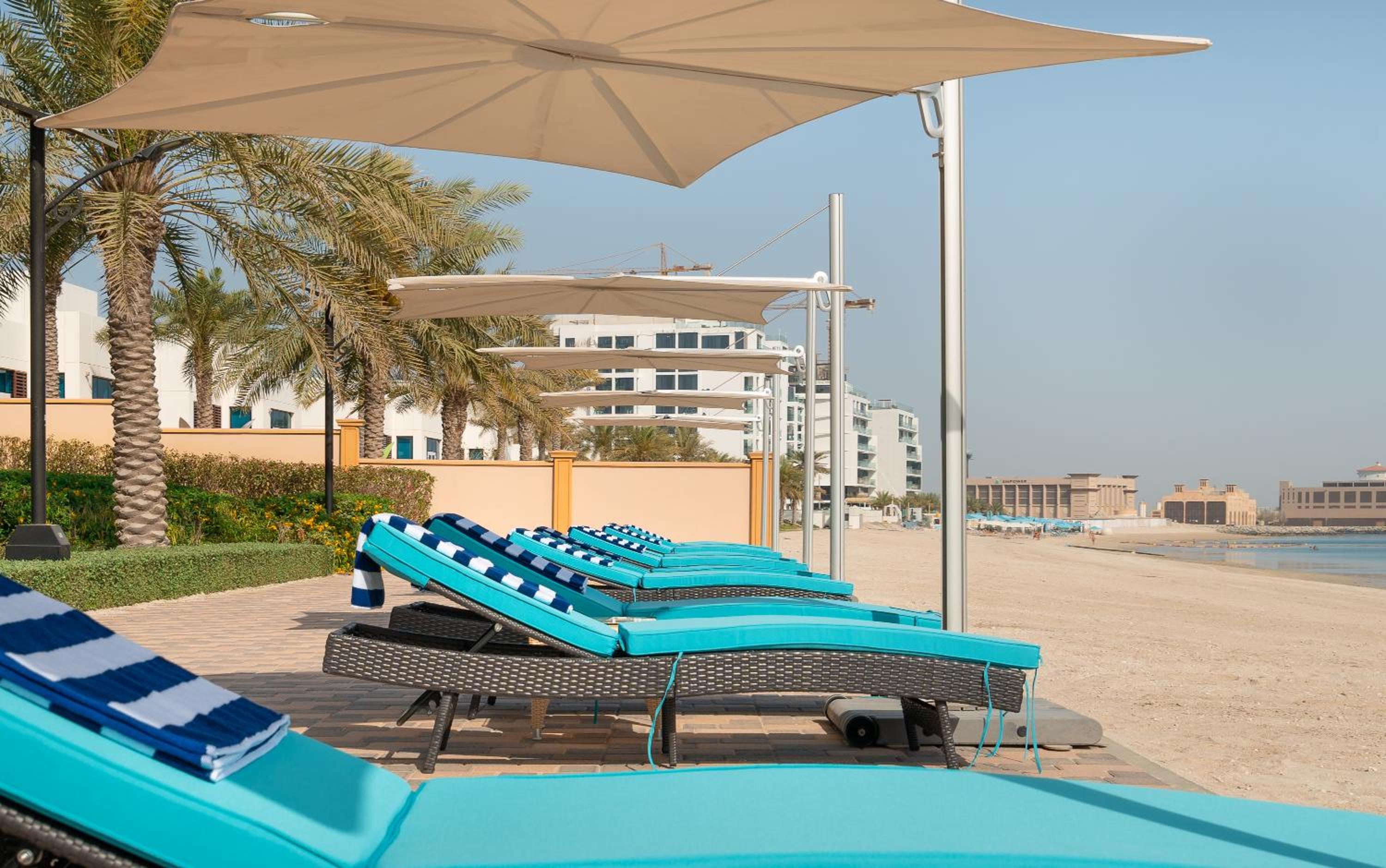 Amazing BeachFront Apartments near Atlantis Waterpark by Simply Comfort Sarai Palm Jumeirah