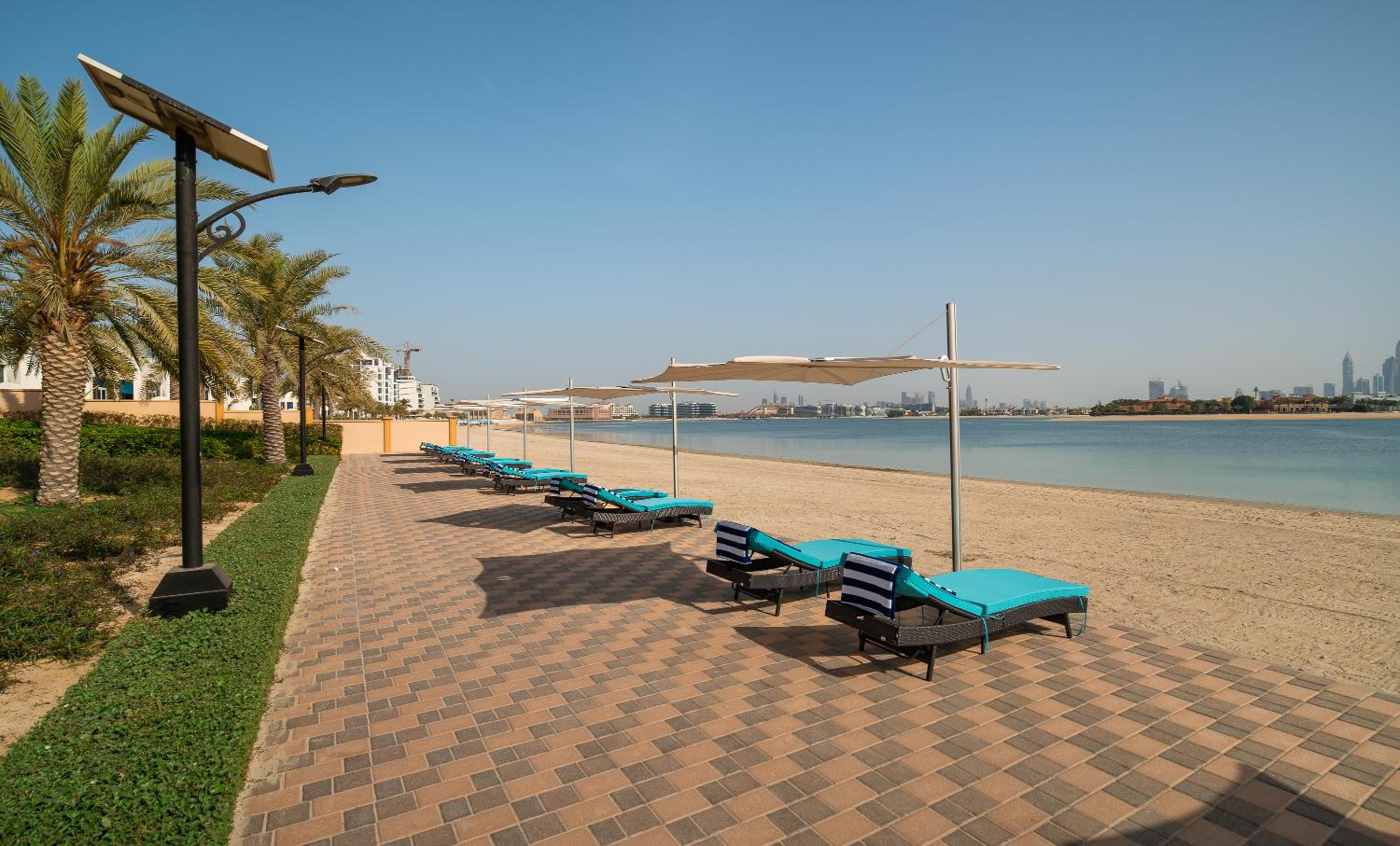 Amazing BeachFront Apartments near Atlantis Waterpark by Simply Comfort Sarai Palm Jumeirah