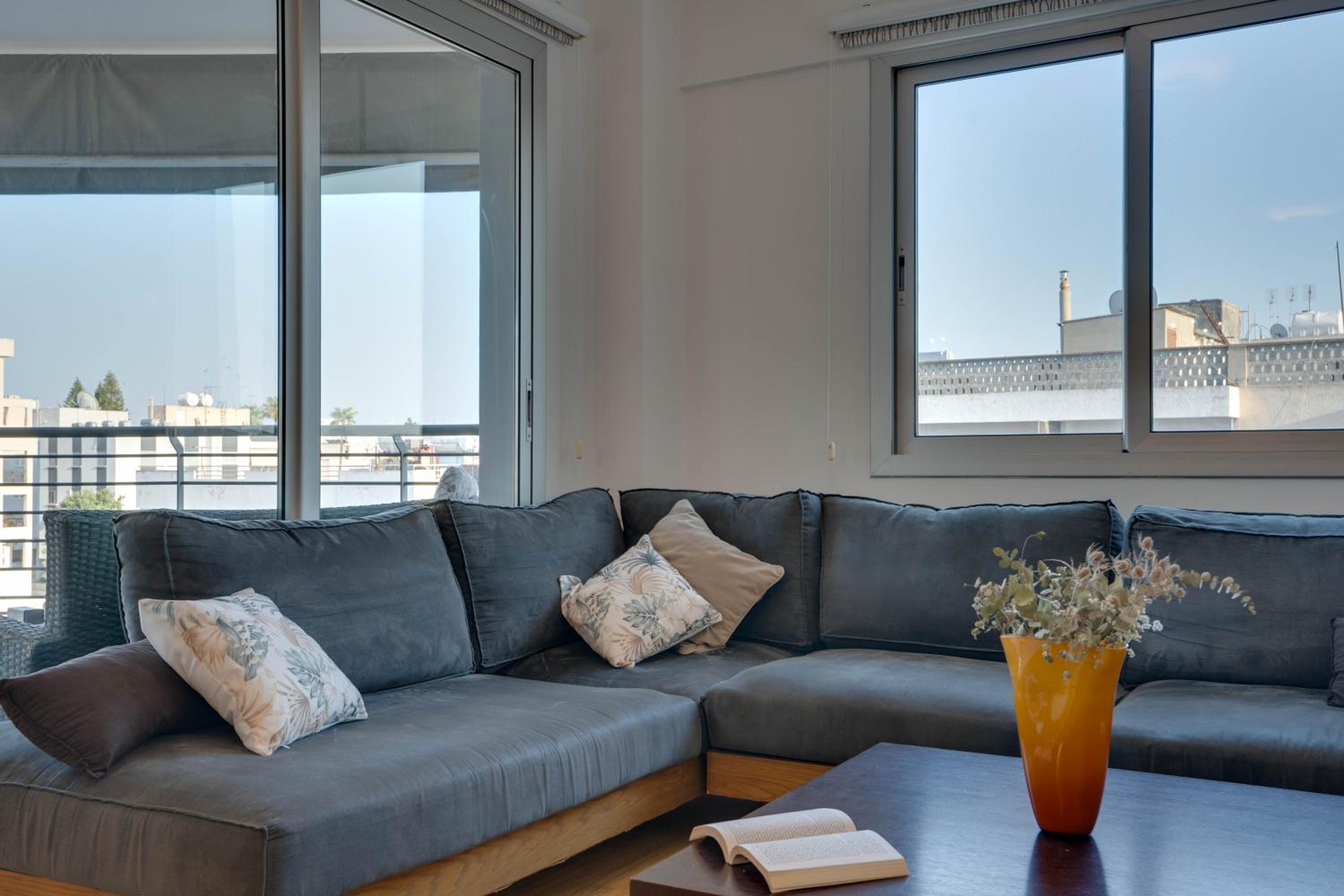 Spacious Modern 3bd Apt in Prestigious Engomi