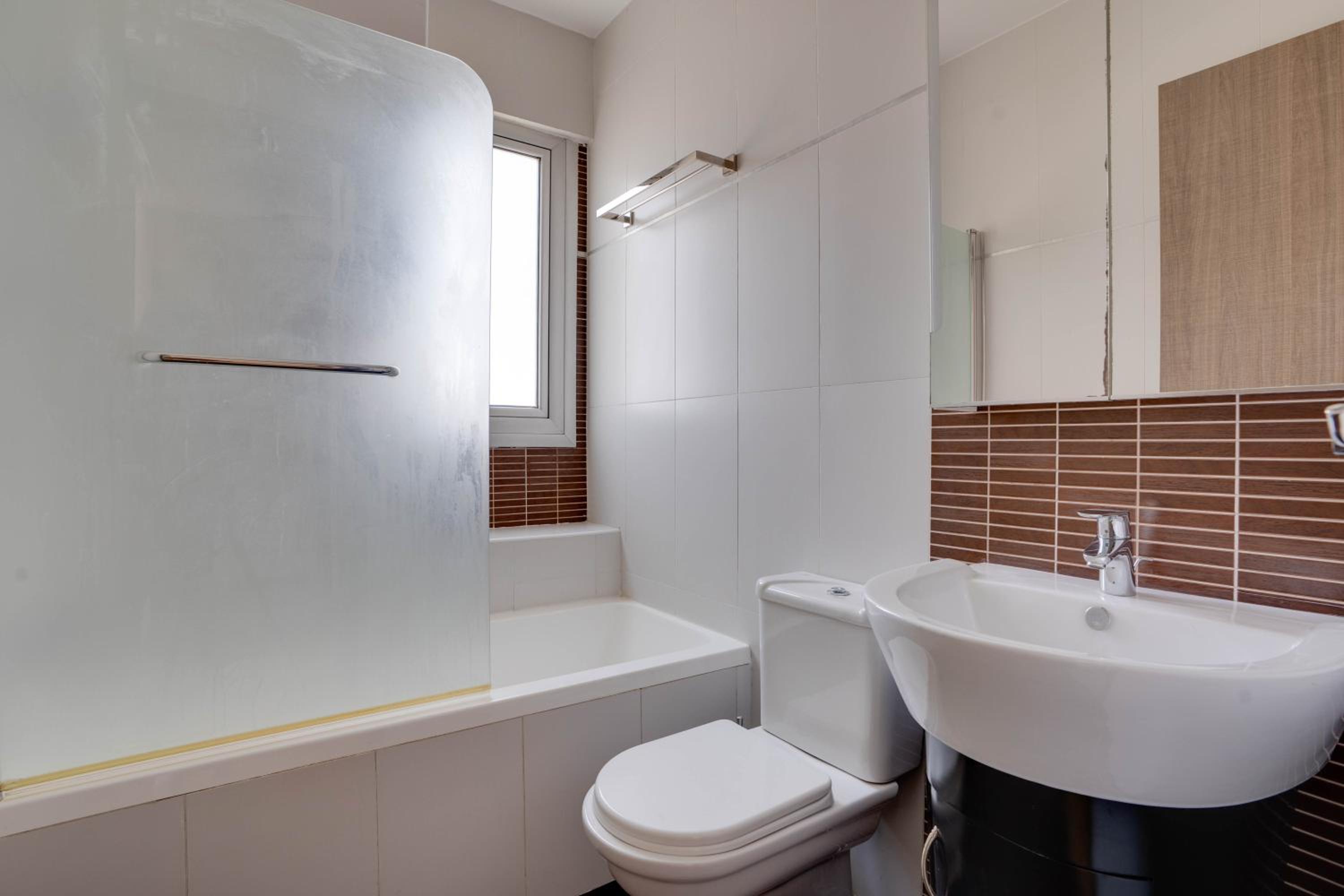 Spacious Modern 3bd Apt in Prestigious Engomi