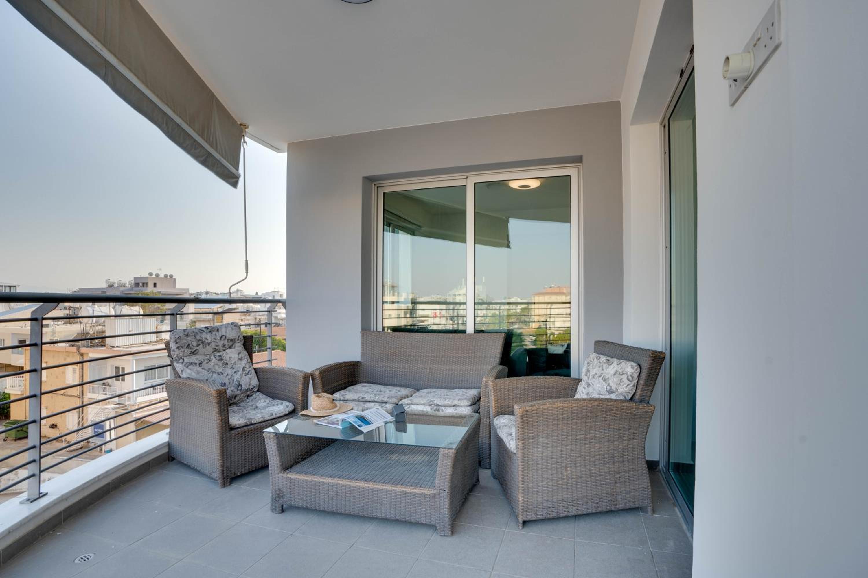 Spacious Modern 3bd Apt in Prestigious Engomi
