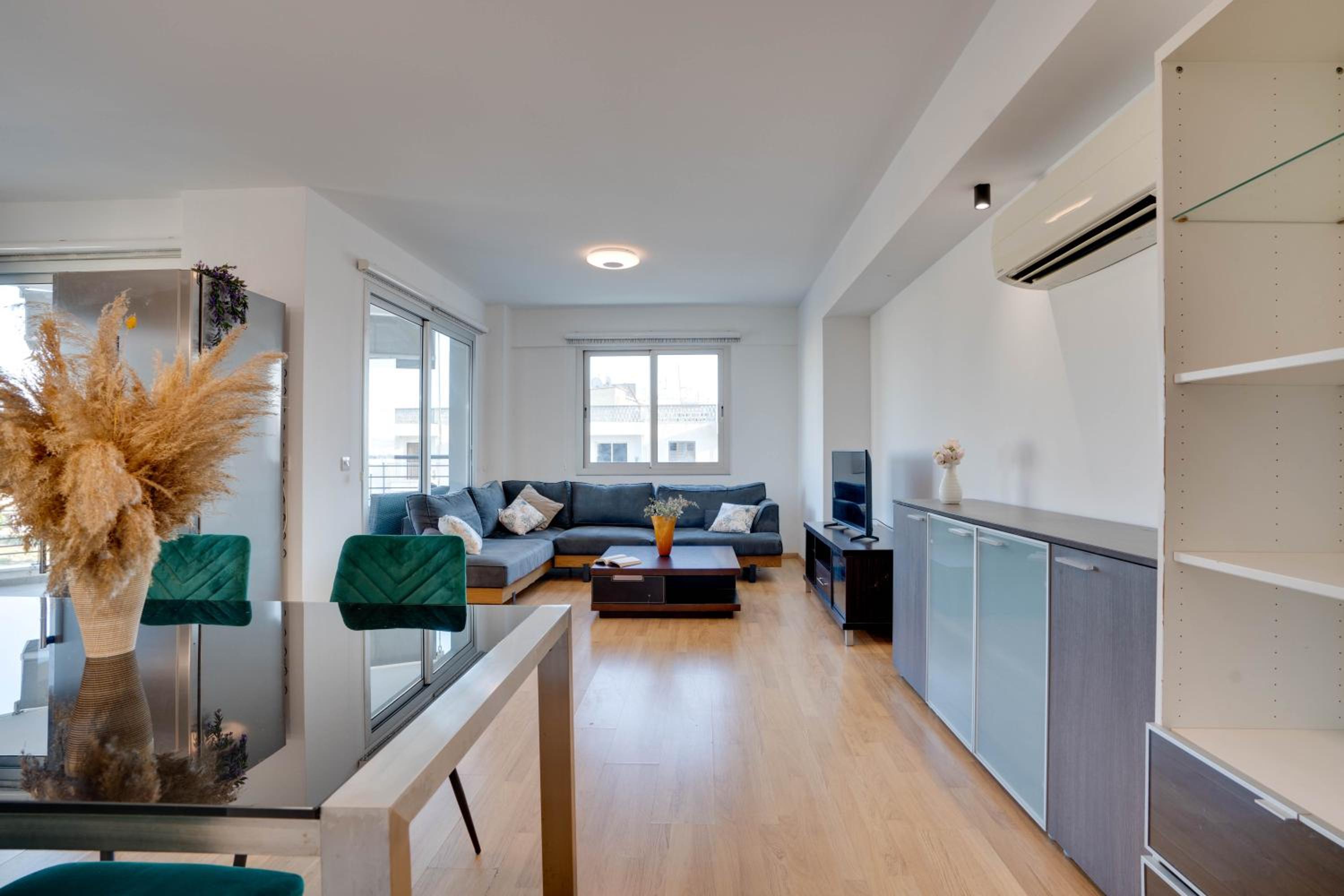 Spacious Modern 3bd Apt in Prestigious Engomi