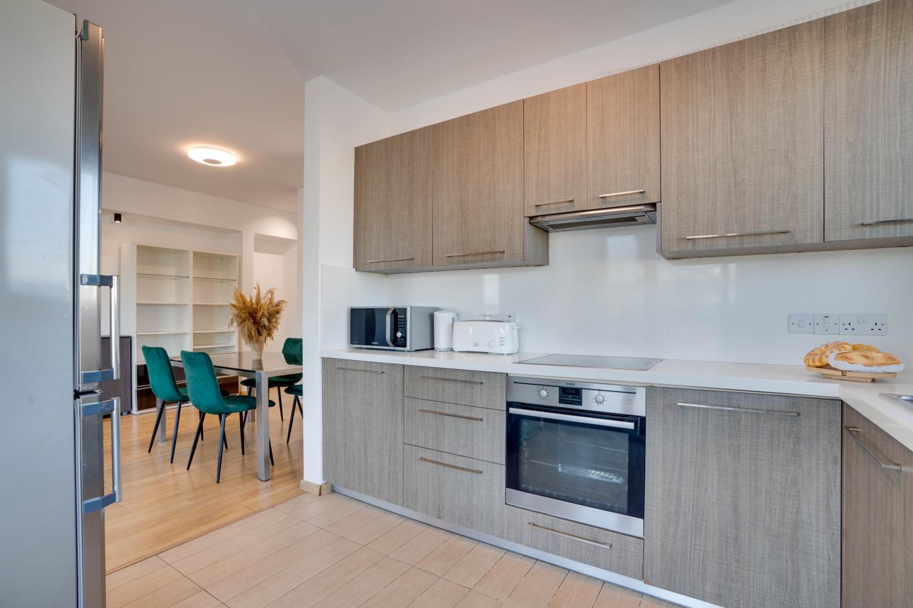 Spacious Modern 3bd Apt in Prestigious Engomi