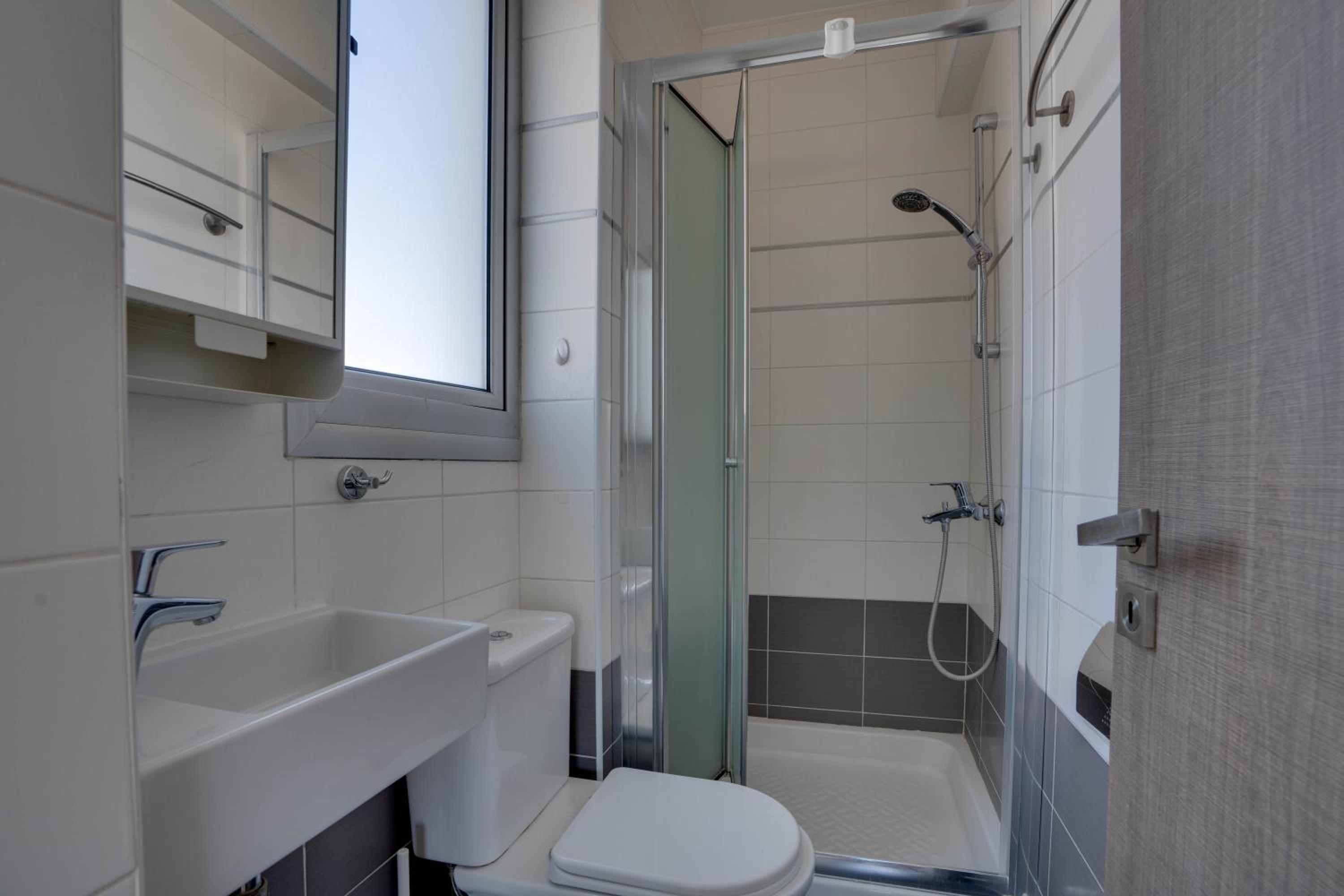 Spacious Modern 3bd Apt in Prestigious Engomi