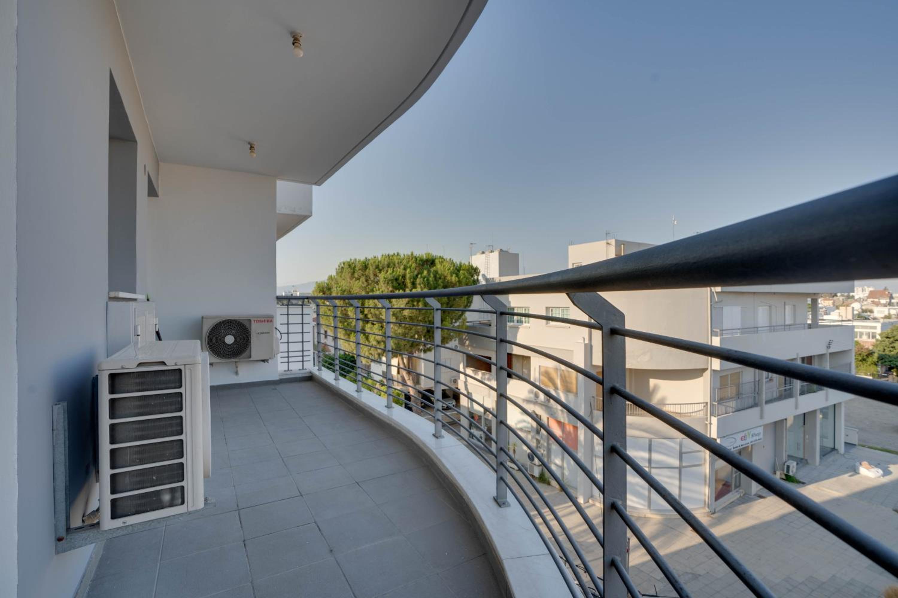 Spacious Modern 3bd Apt in Prestigious Engomi