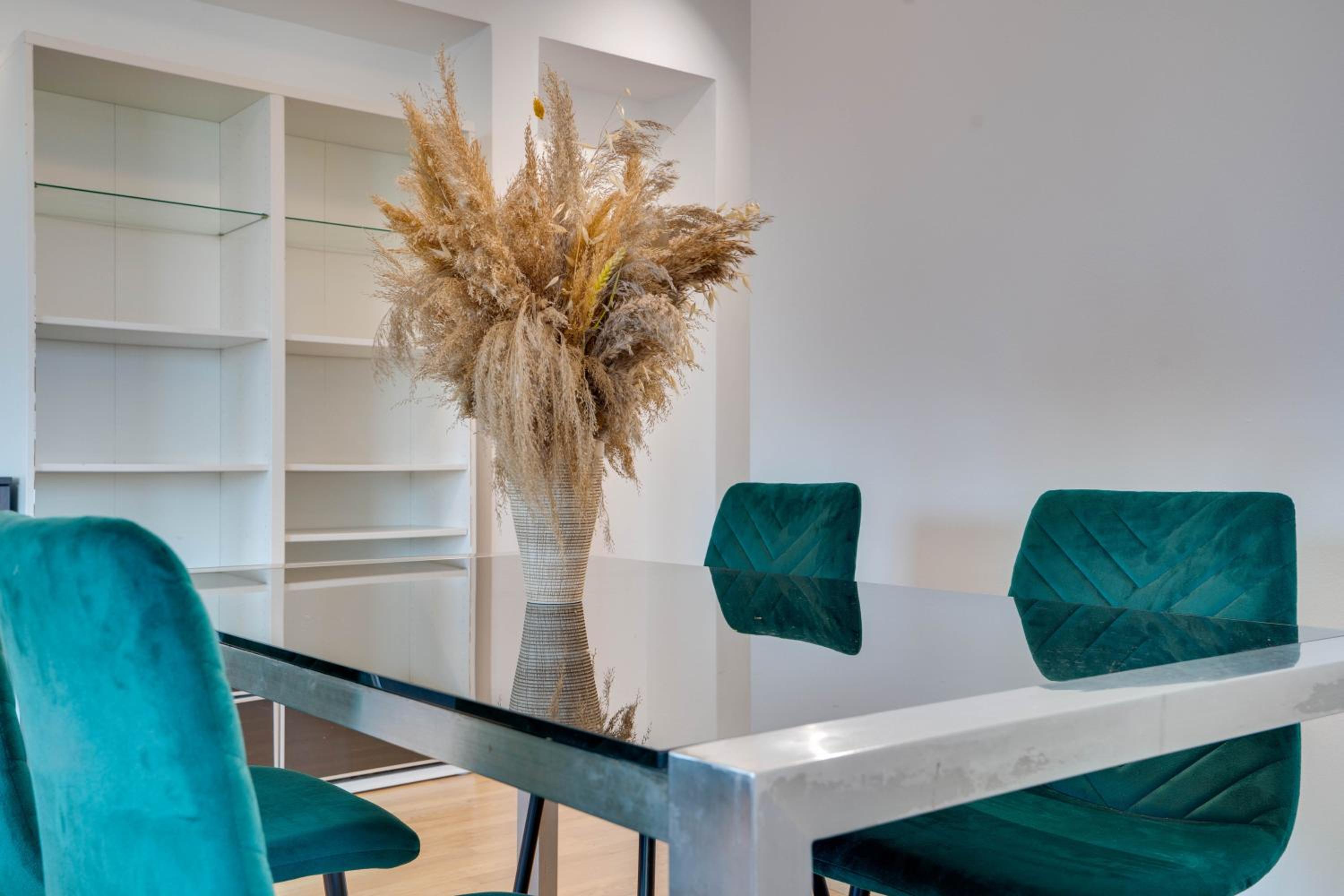 Spacious Modern 3bd Apt in Prestigious Engomi