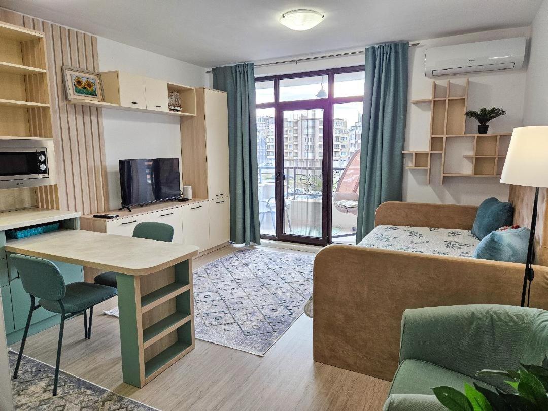 FOUR SEASONS Beach Apartment