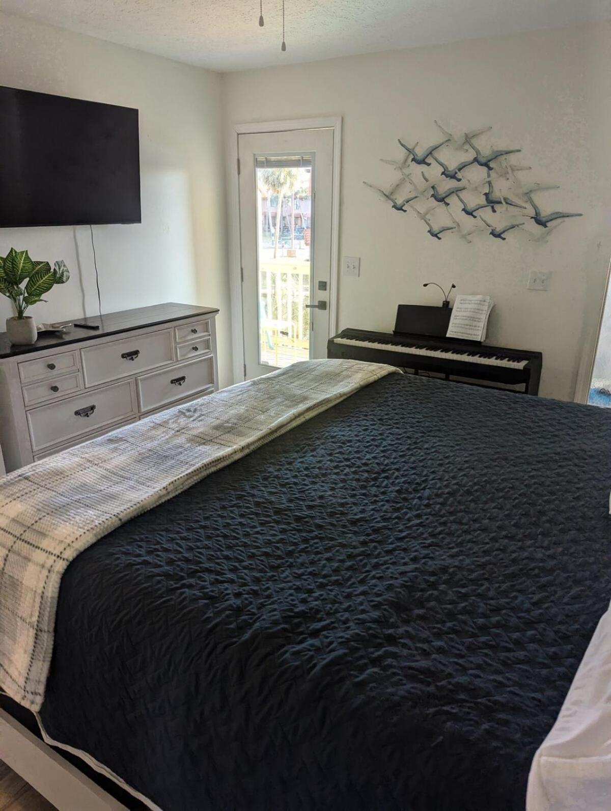 Double Take! Renovated Vacation Home