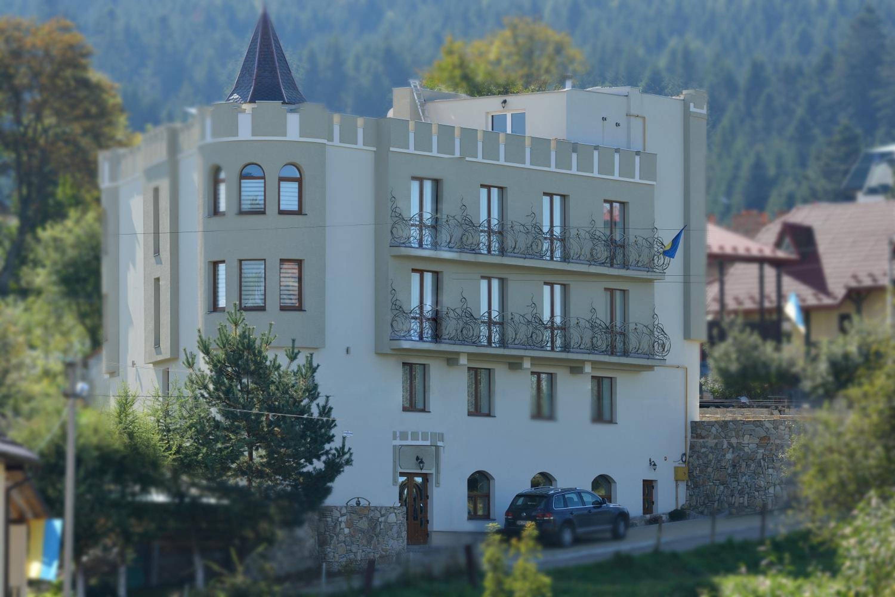Hotel Three Korony view 3